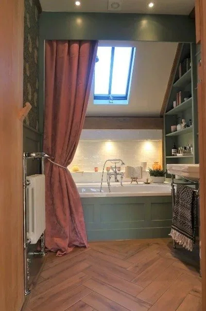 Bathroom - Eridge Green - 20.jpg