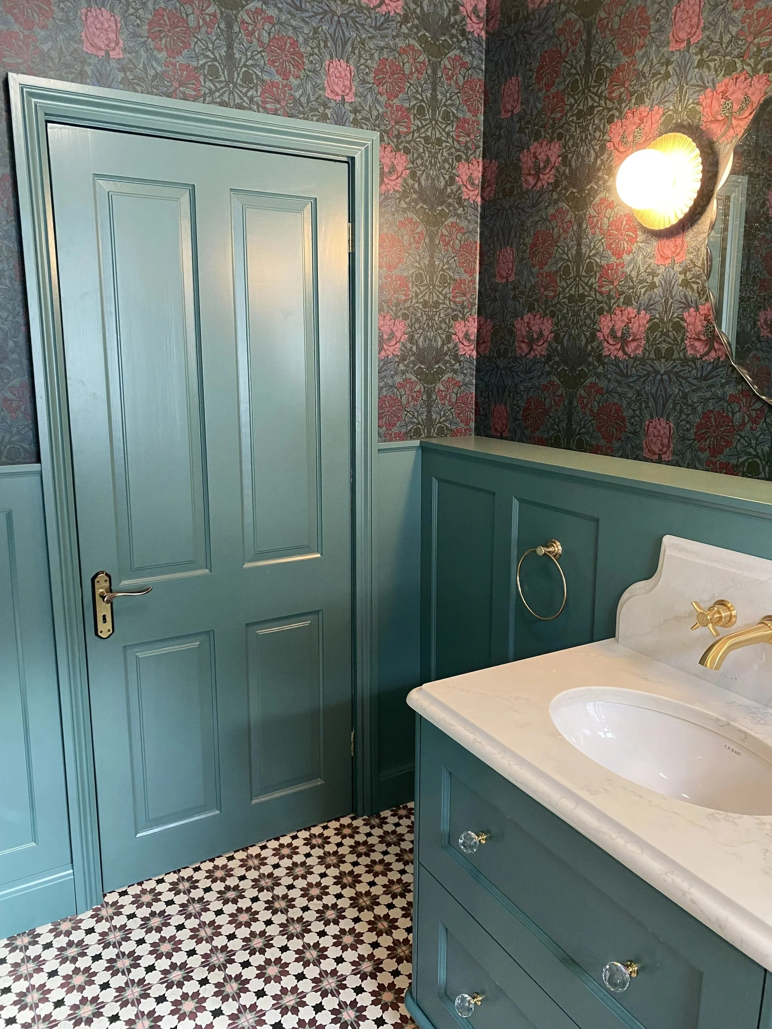 Bathroom - Barons Hurst - 1.jpg