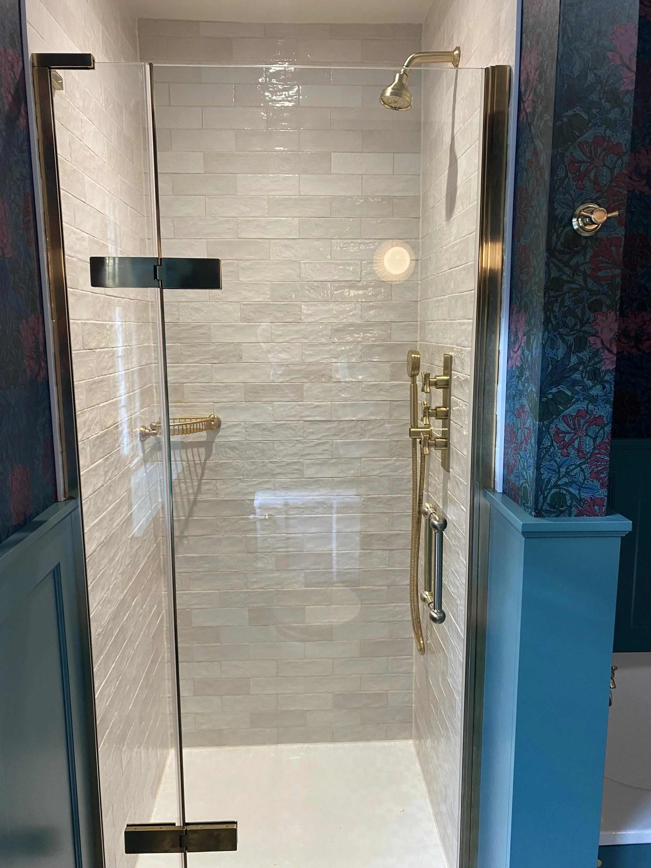 Bathroom - Barons Hurst - 10.jpg