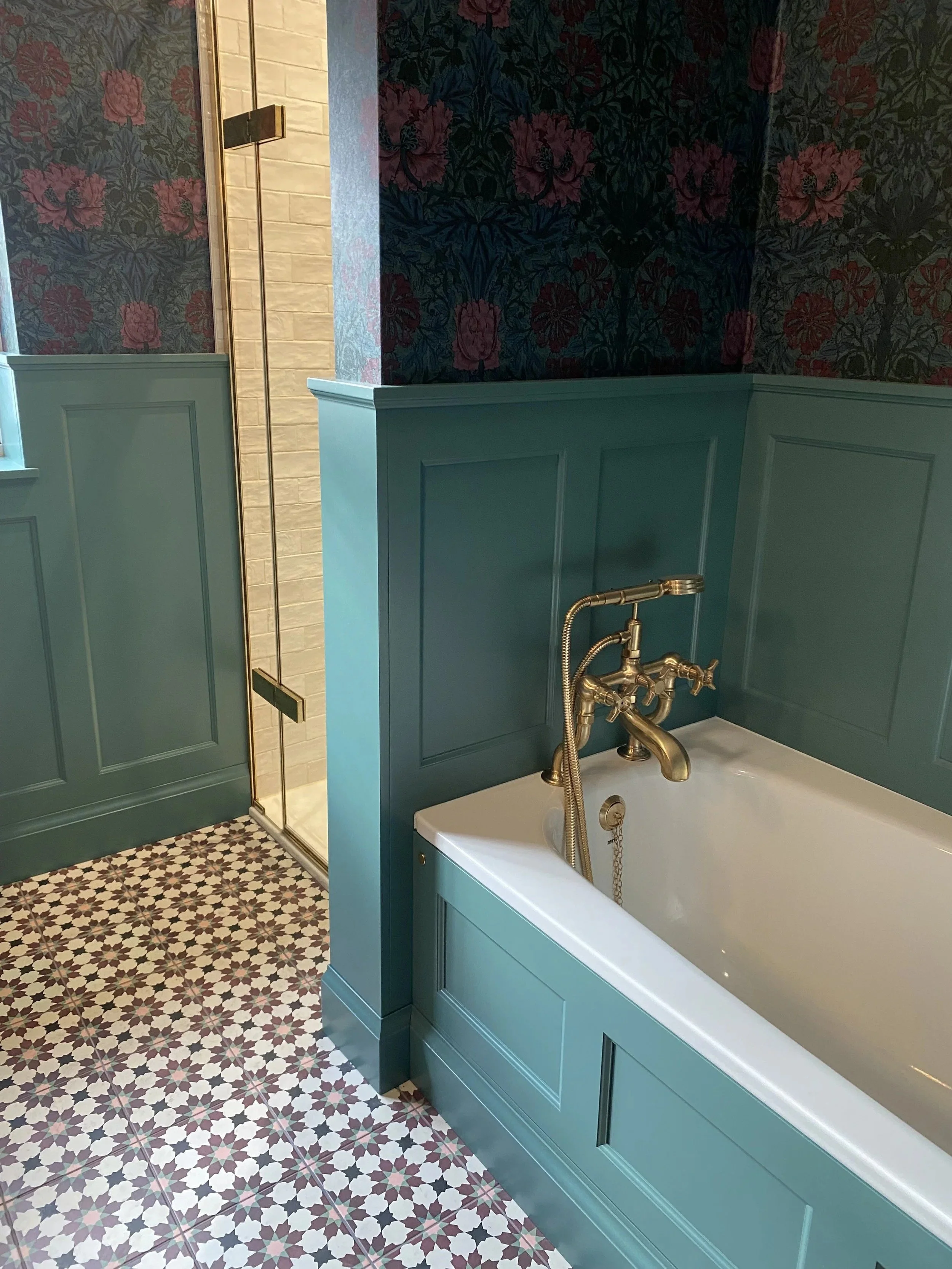 Bathroom - Barons Hurst - 11.jpg