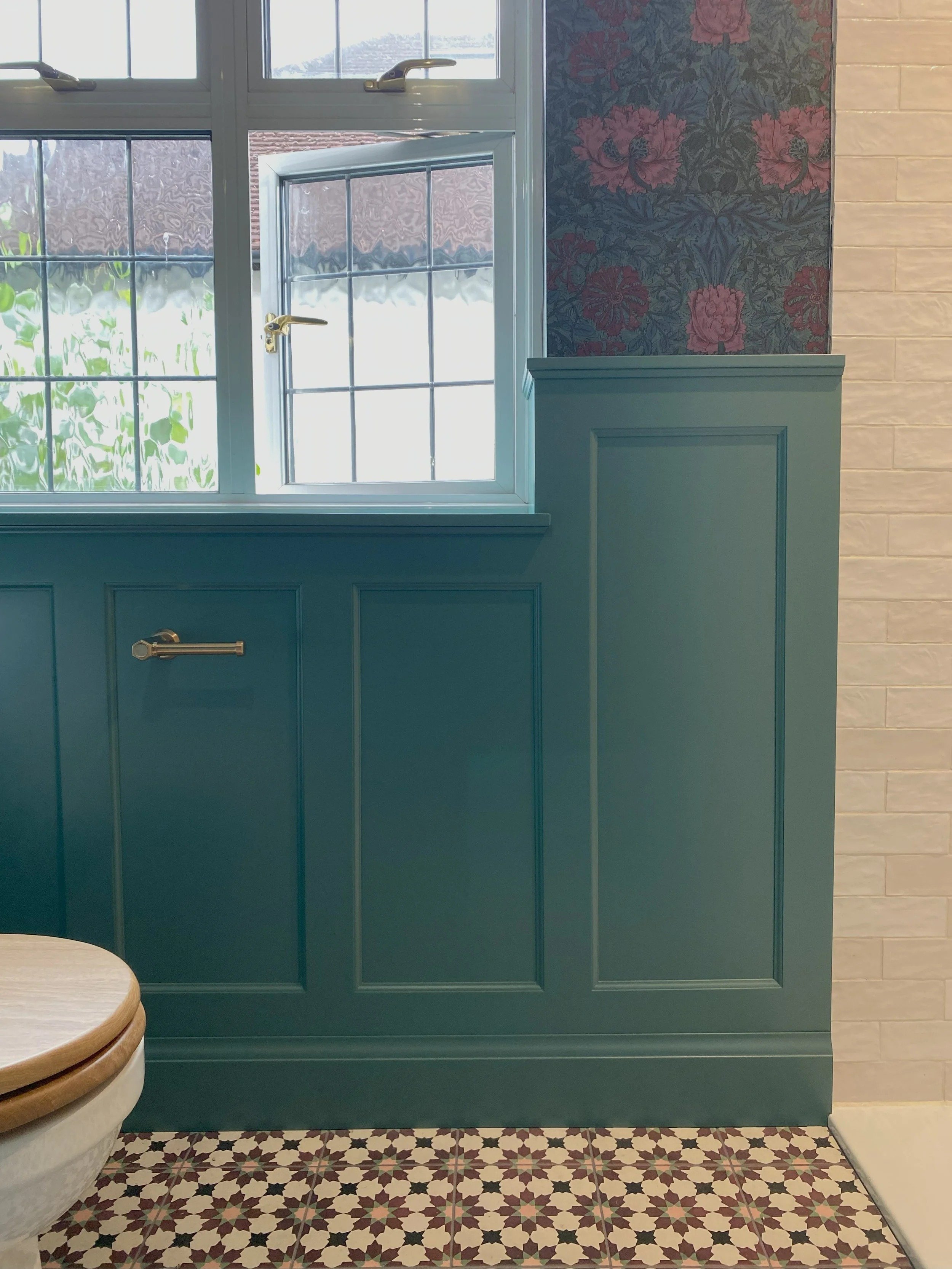 Bathroom - Barons Hurst - 16.jpg