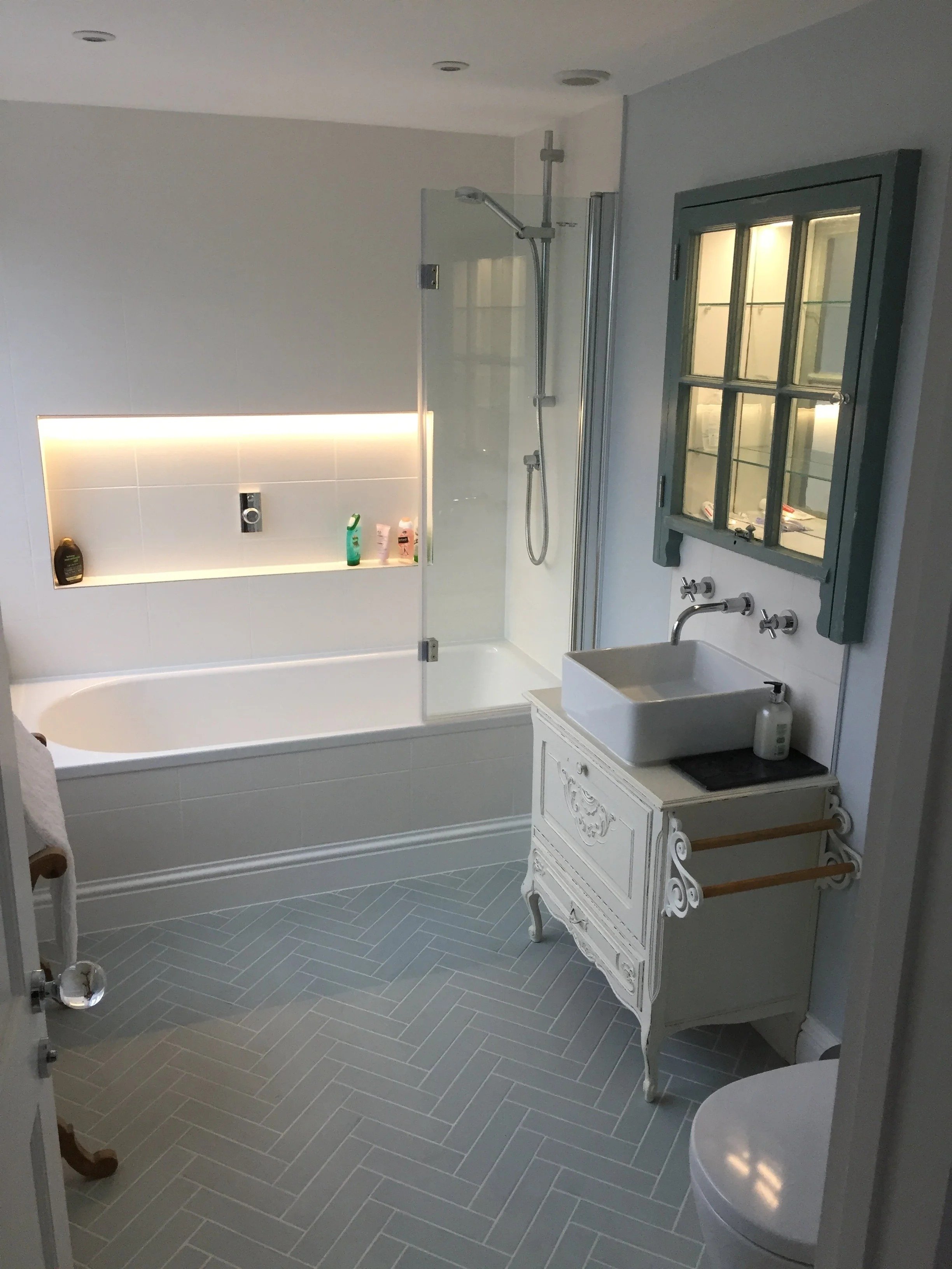 Bathroom - Chelwood Gate 2 - 3.jpg
