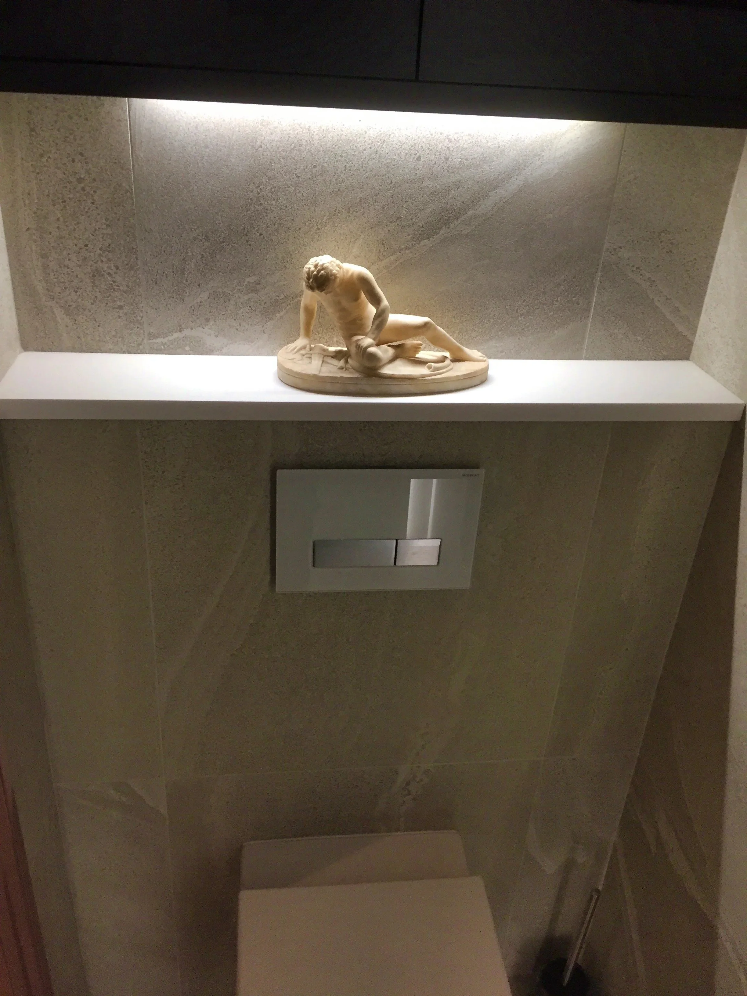Cloakroom - Esplanade Mews - 3.jpg