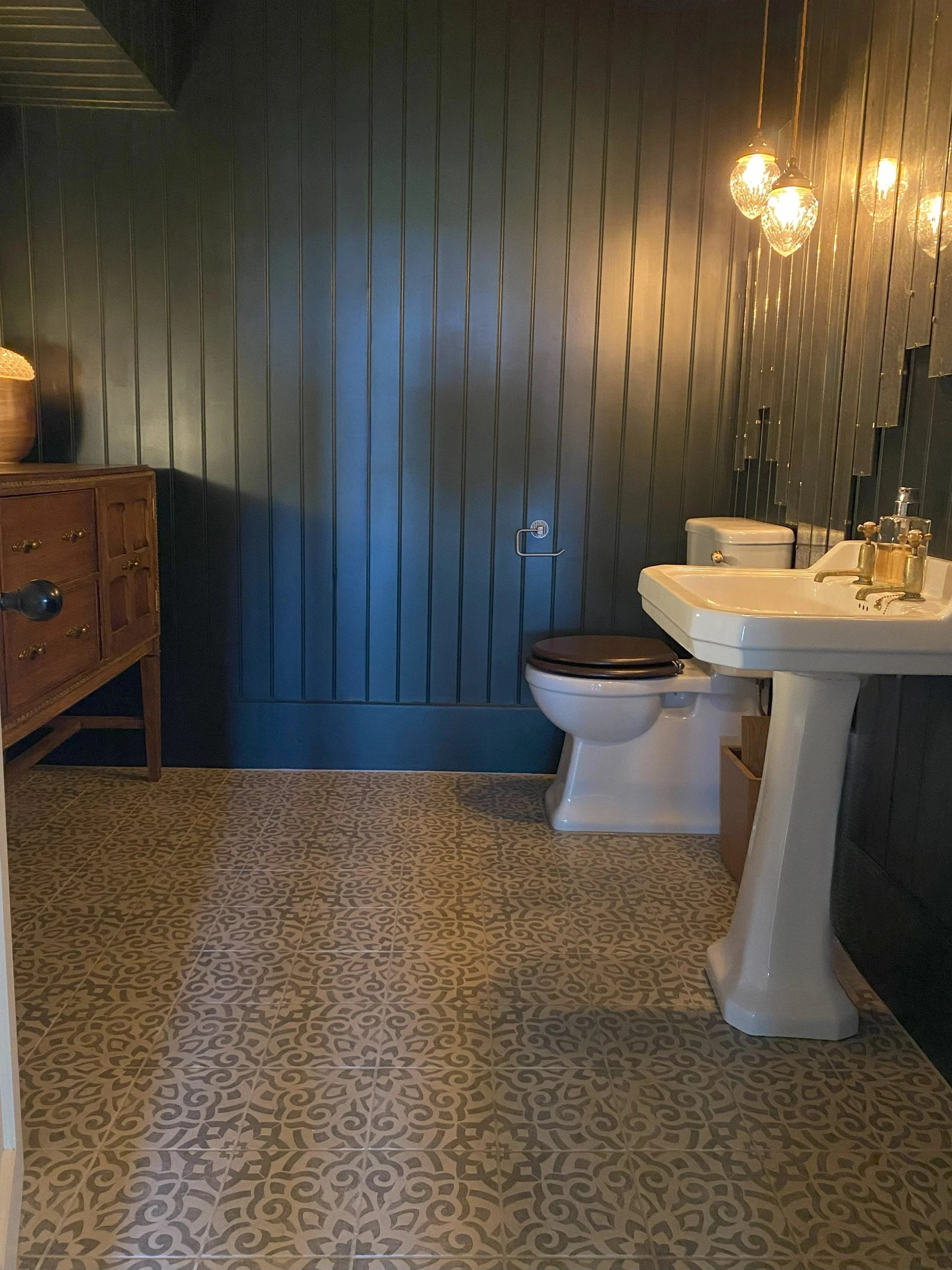 Cloakroom - Chelwood Gate - 2.jpg
