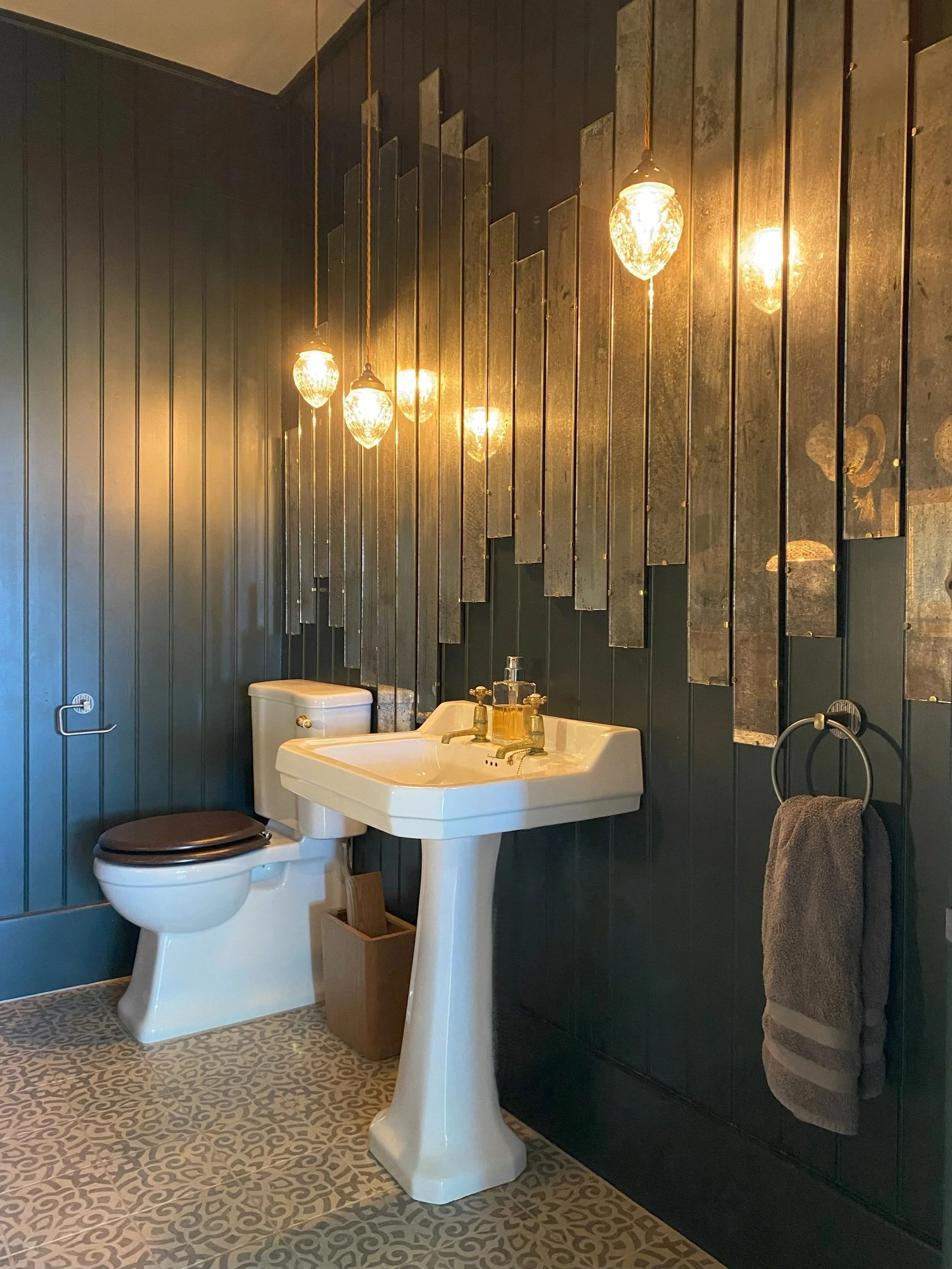 Cloakroom - Chelwood Gate - 4.jpg