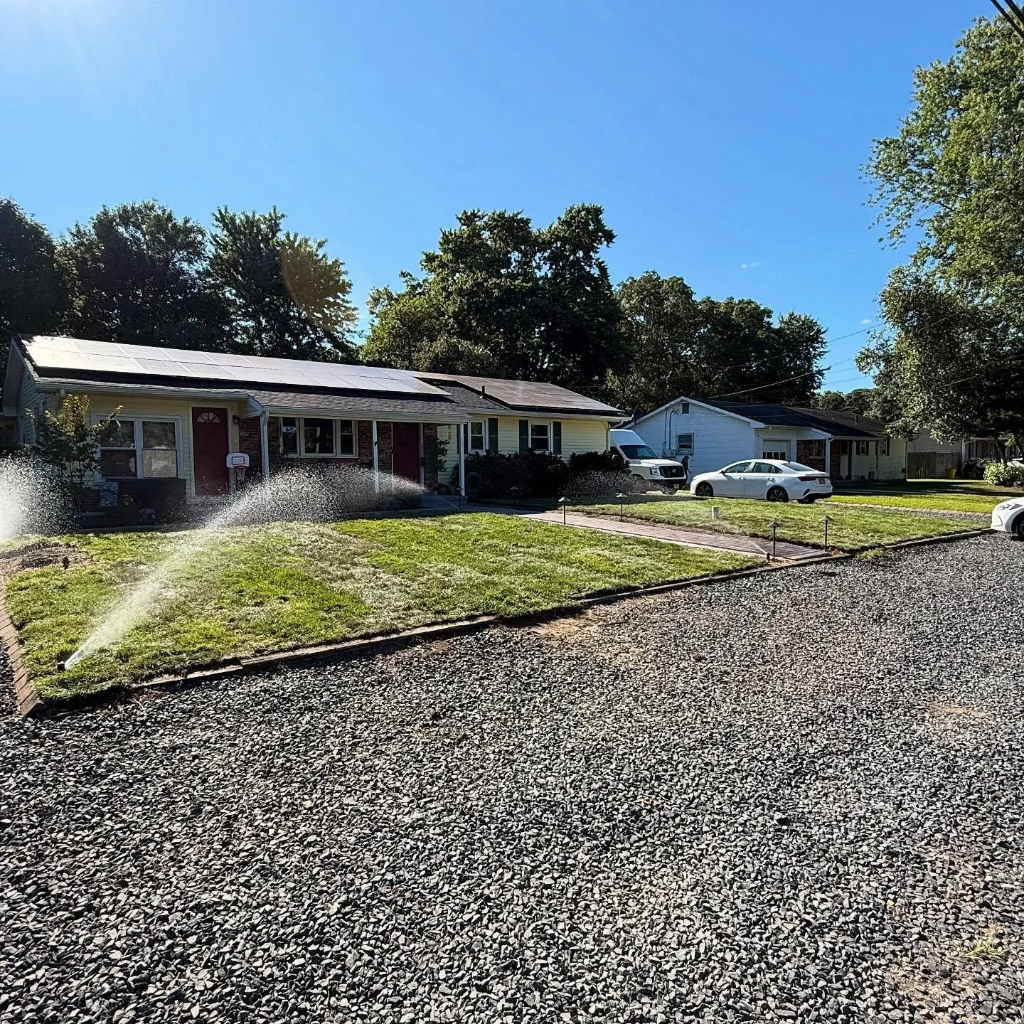 Awesome to have finished this beautiful property, including the paver walkway, irrigation, lighting, and brand new sod that we stole&hellip; Whatever it takes to get the job done; almost done&hellip;a final pic to come💪🏴&zwj;☠️😂

#oakleafmedia 
#c