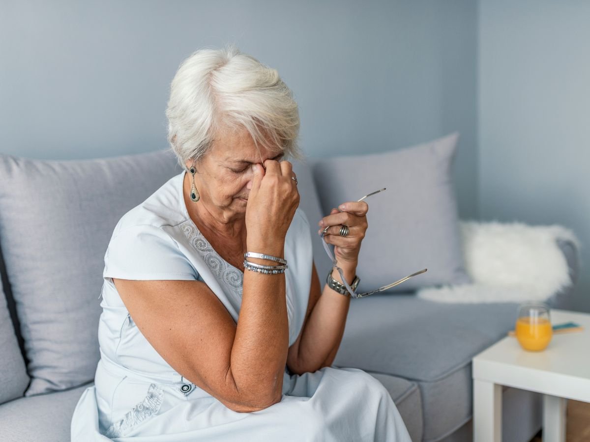 Crucial Tips for Helping Seniors Manage Anxiety