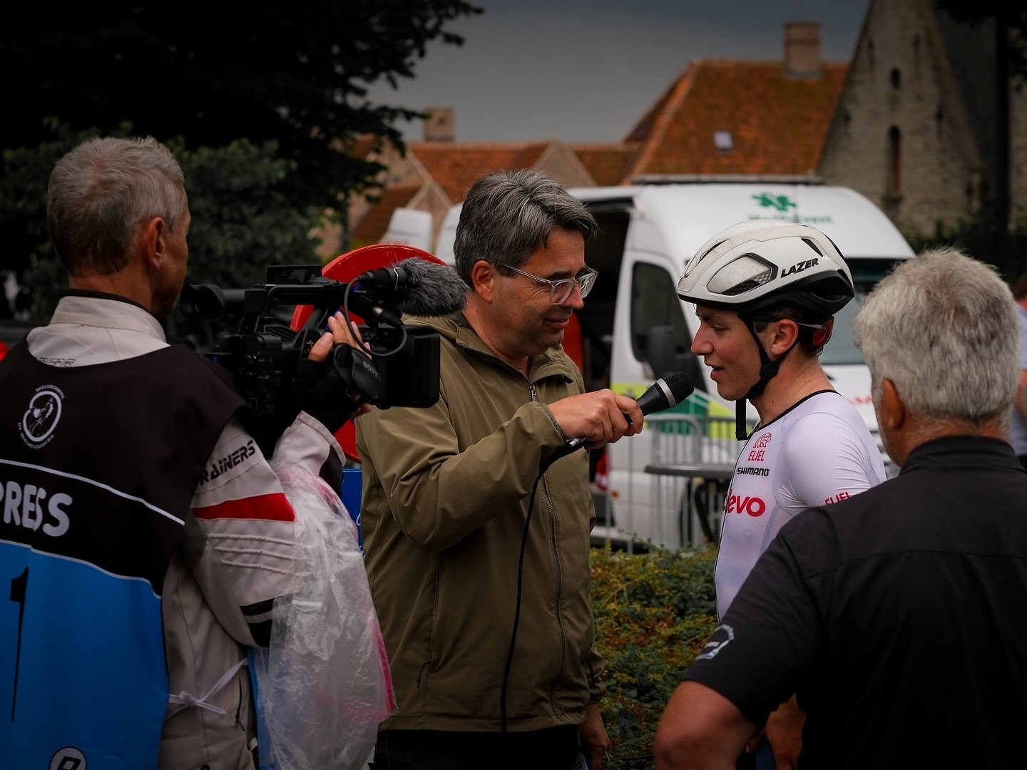 Winnaar in Huise yesterday for Adrain of DC Devo Racing 🎉🏆🥇 First win and podium of the camp!!!
.
#belgiancycling #bicycling #bikeracing #bicycleracing #belgium #juniorcycling #firstclass