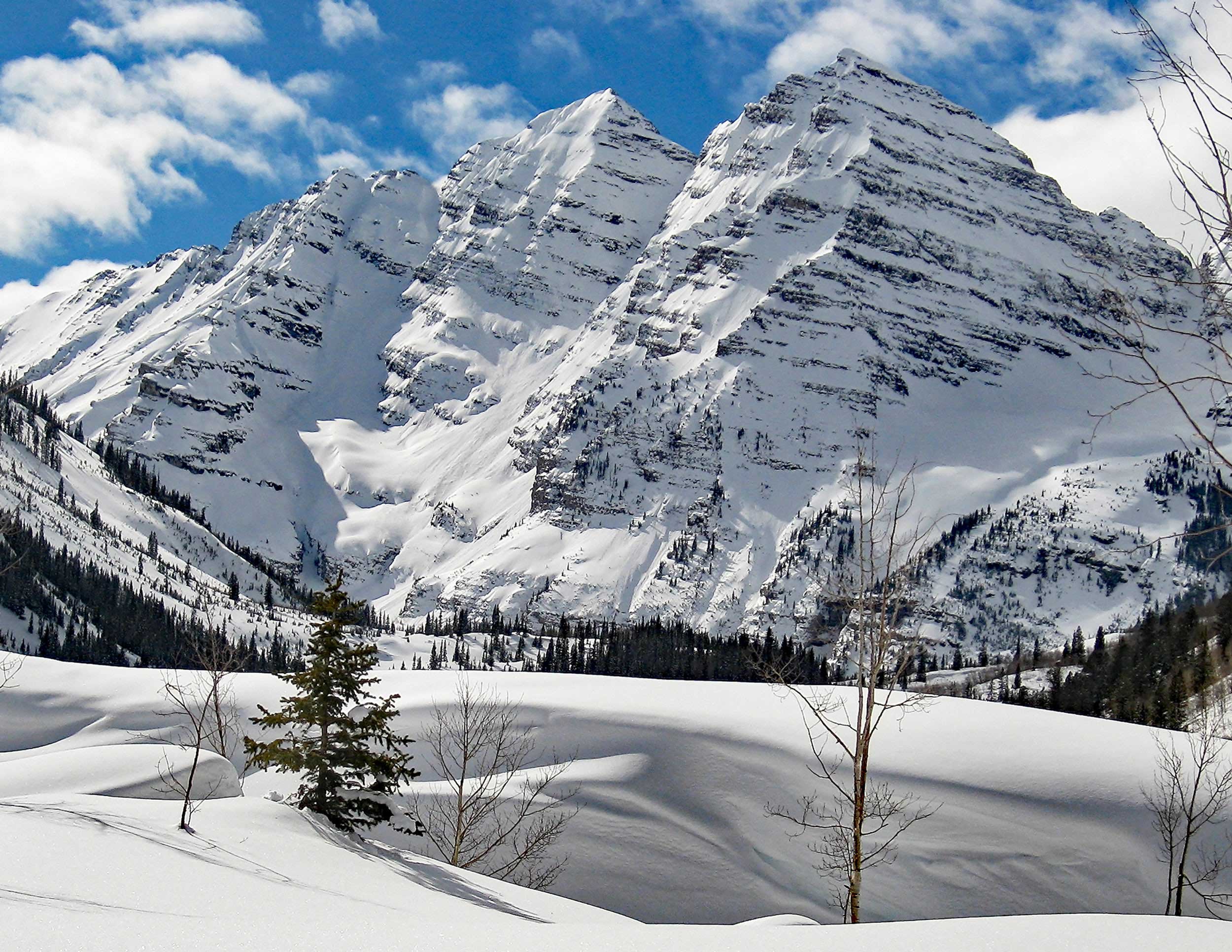 Black and white, Maroon Bells, Aspen, Colorado, winter, snow