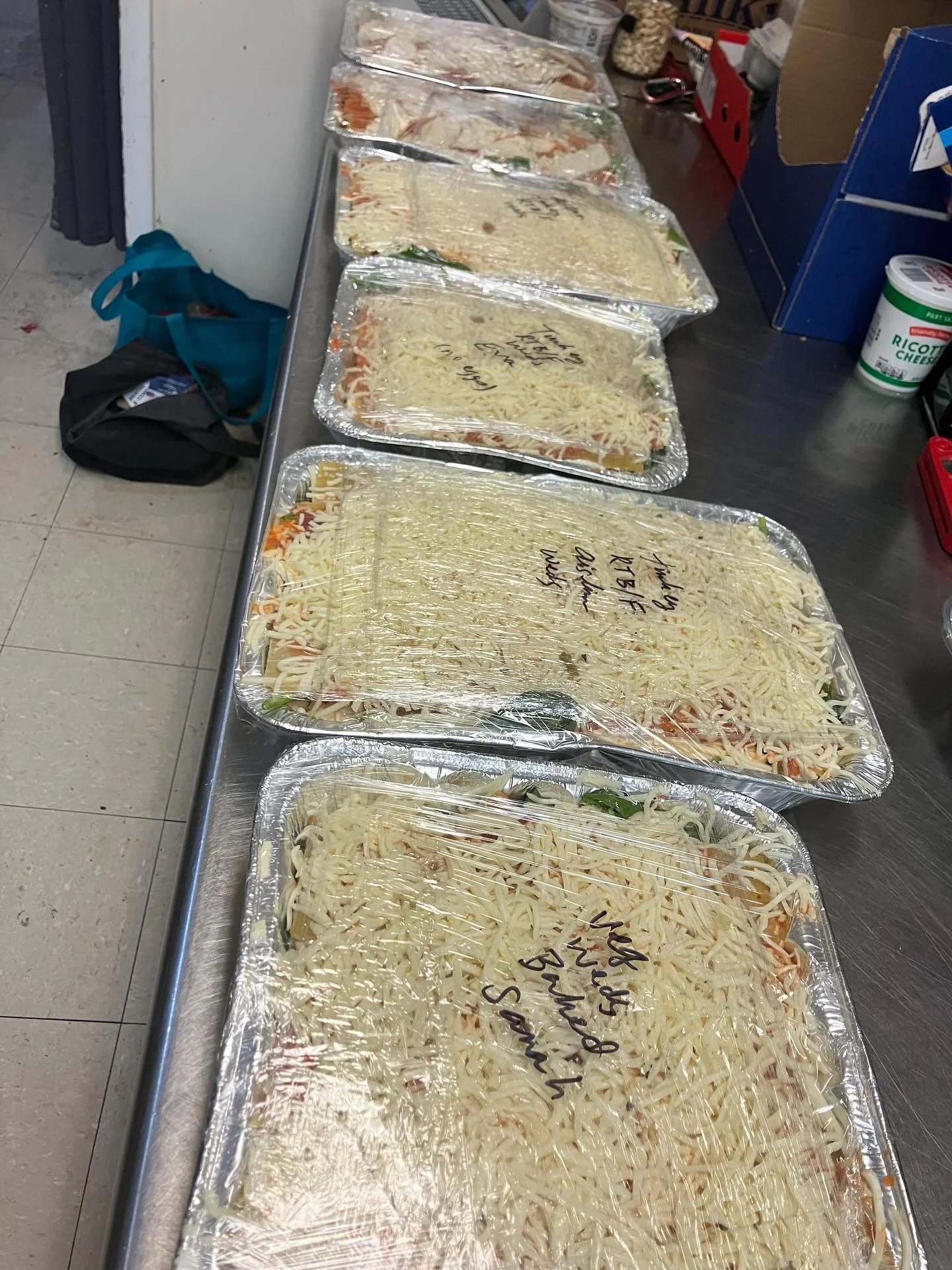 Lasagnapalooza!!! This weeks delivery - veggie, vegan, and ground turkey options, packed with veggies, with fresh tomatoes, ricotta and ooey gooey mozz. Yummers!