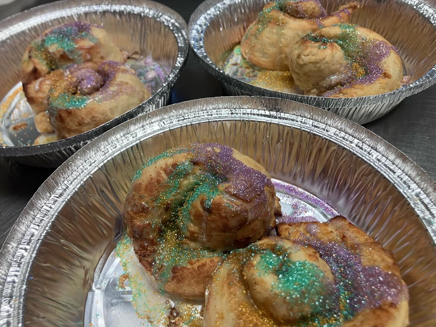 And mini King Cakes to cap off a Mardi Gras meal! Laissez le bon temps roullez, y&rsquo;all!!