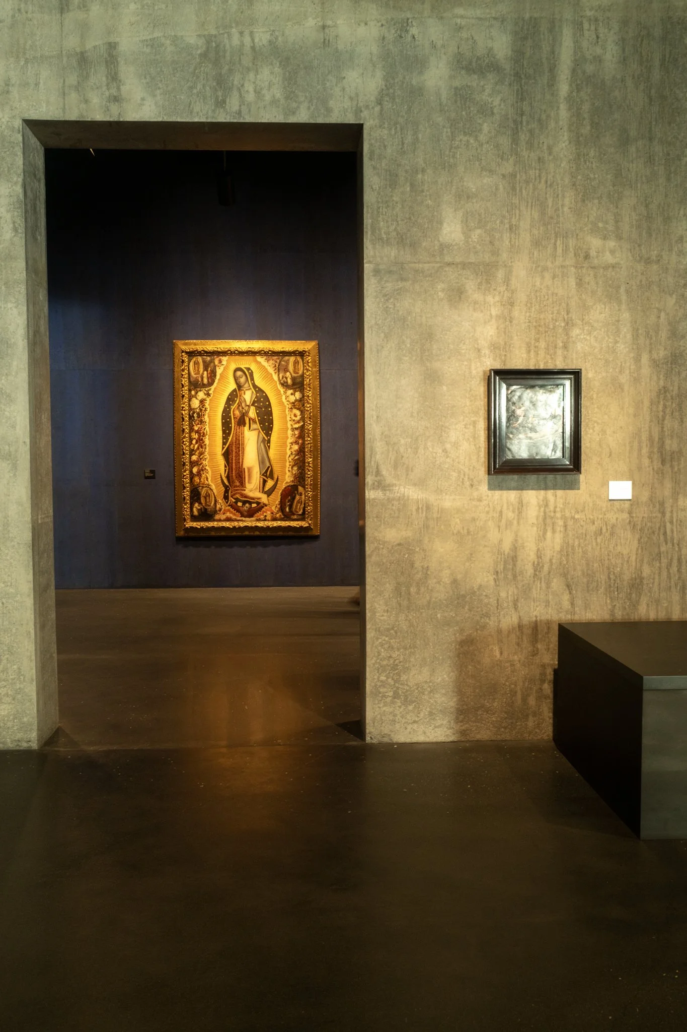 Photo of a museum gallery - IFS Therapy for Grief in Los Angeles