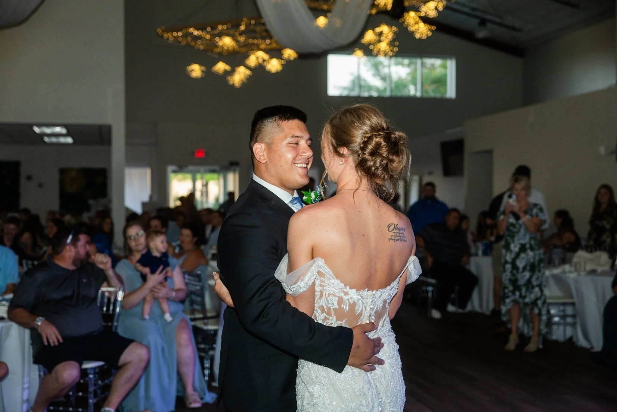 Spacious wedding reception at LuxeFalls Venue Sioux Falls SD seating up to 200 guests comfortably.