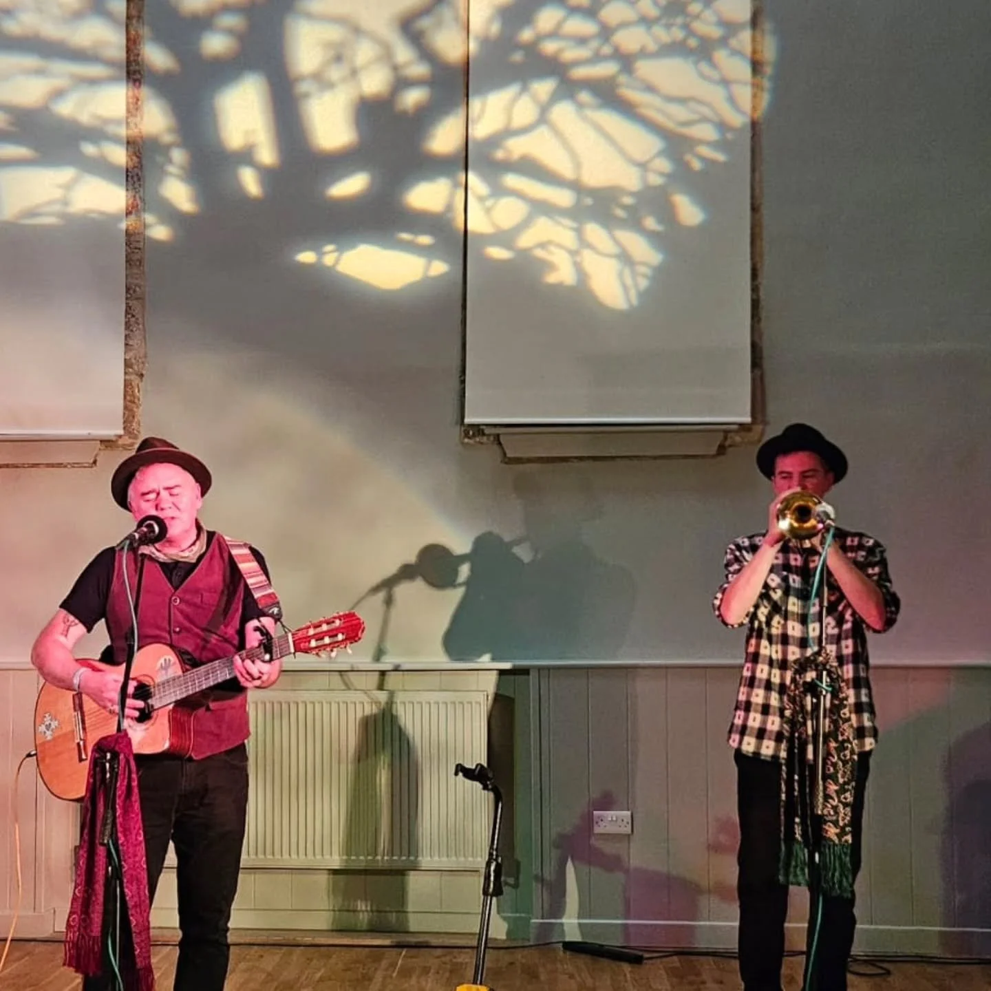 Thanks to the good folk of Alnmouth and those who travelled from further afield who made  me and Sinner #PipCardwell so welcome at @hindmarsh_hall last night. 

Lovely venue, fantastic audience, great team 🙏

Other shows this year are full Sinners o
