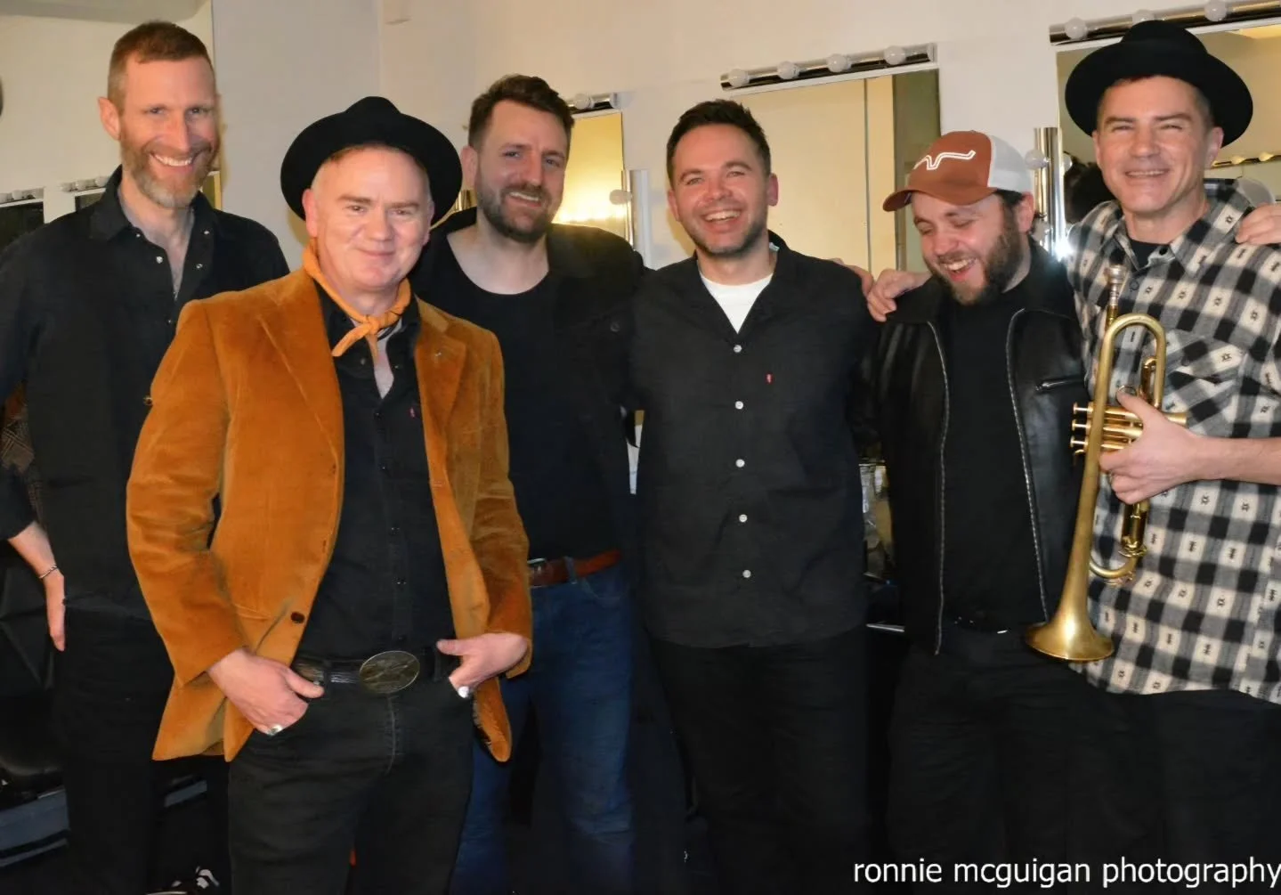 Last night was a magical night...our annual @soundhouseorg Show at @thepleasance #Edinburgh 

Massive thanks to everyone who made it along to our show. 

Merry Christmas to you all &hearts;️ 🎄

📷 @thealadinsane 🙏