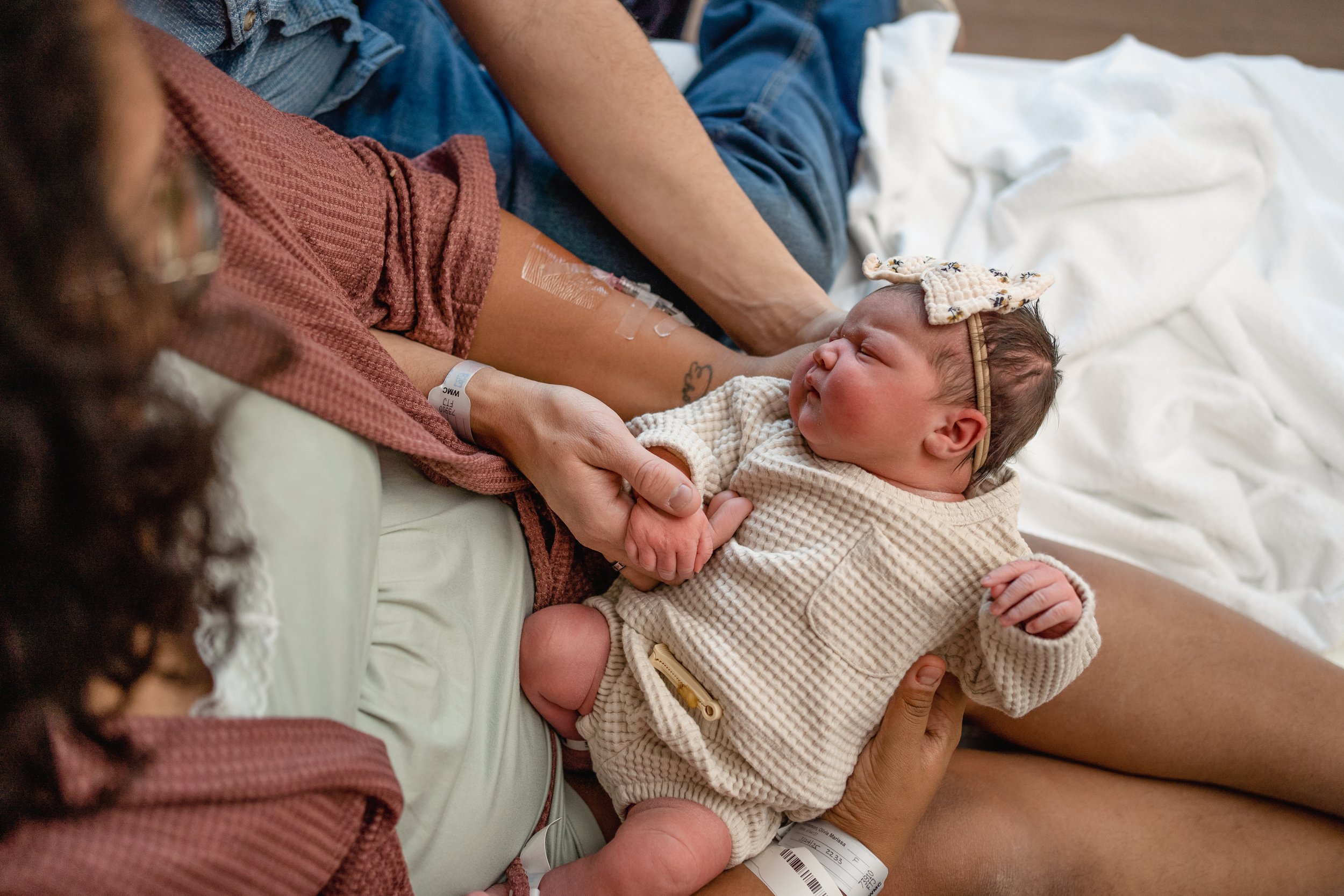 What to Pack in Your Hospital Bag: A Complete Checklist for Expecting Moms