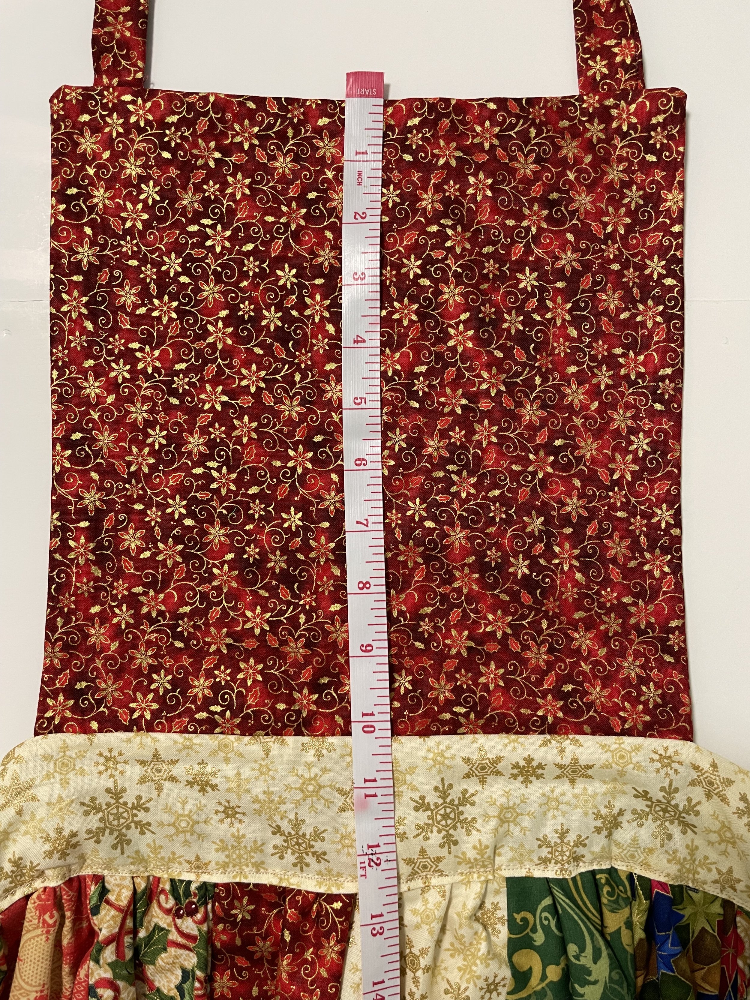 Festive Gold Charm.bib length.jpg