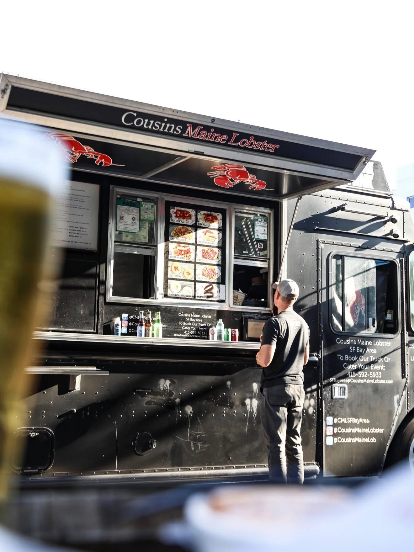 Sunday starts early at Old Caz. Doors open at 10am with @cousinsmainelobster setting the tone, $5 draft beers pouring, and the Niners game on later. Grab a lobster roll, grab a pint, and settle in.