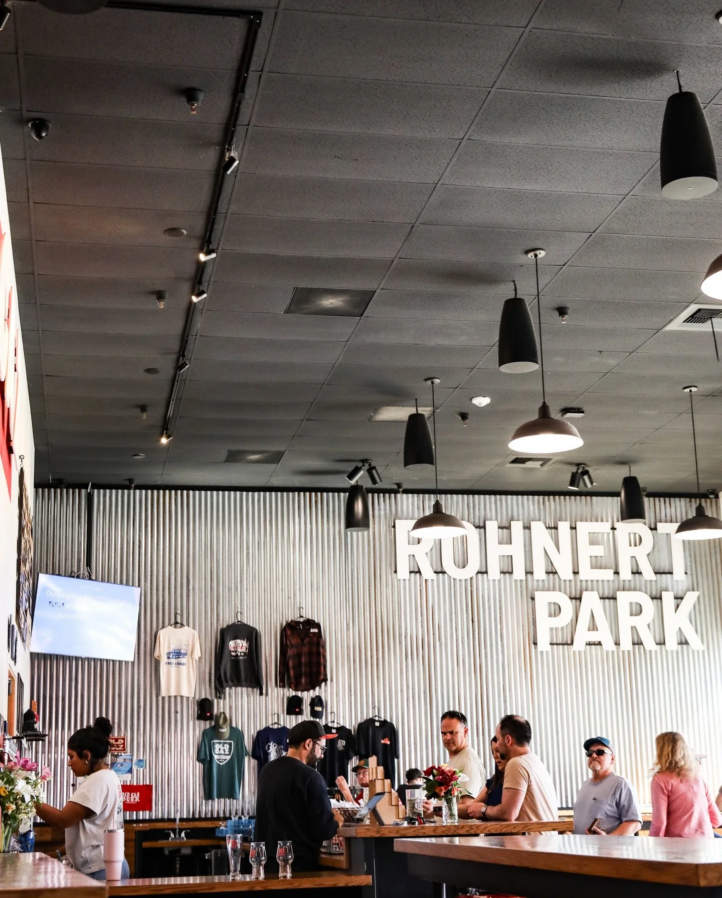 Mondays at Old Caz start a little slower &mdash; a fresh week, a clean slate, and the first round of the week poured across the bar. 🍻

This afternoon @casanostra_norcal rolls in at 3:30pm, bringing the kind of food that pairs best with a cold pint 