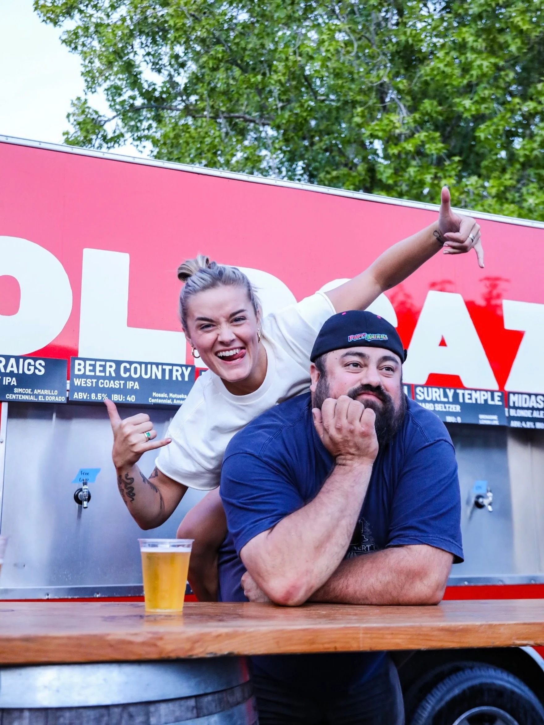 While Allie&rsquo;s ready to kick off the weekend, Rob&rsquo;s deep in thought about something involving food trucks&hellip; and if you know Old Caz events, you know that probably means things are about to get interesting. #clashofthecuisines

Cold p