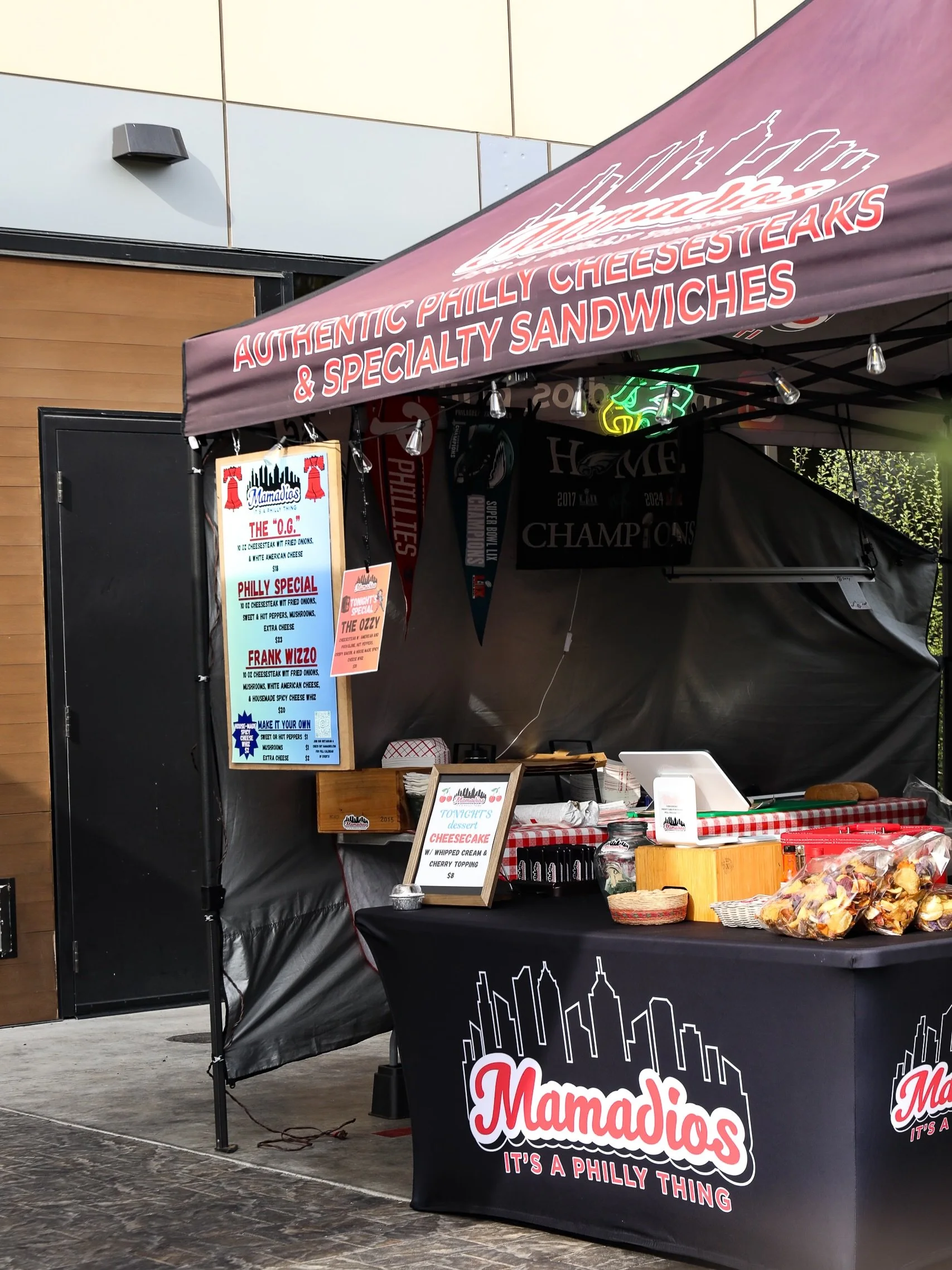 It&rsquo;s Friday, and the weekend can start at lunch.

Caz Eats is firing sandwiches right now. Stay for the afternoon, because at 3:30 we&rsquo;re doubling up on food trucks.

@mamadios_philly is bringing the Philly cheesesteaks, the kind you hold 