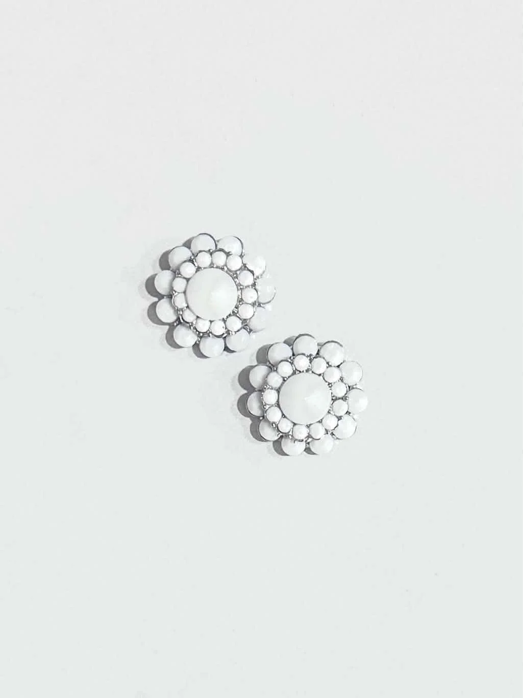 Button Candy white opaque.jpg