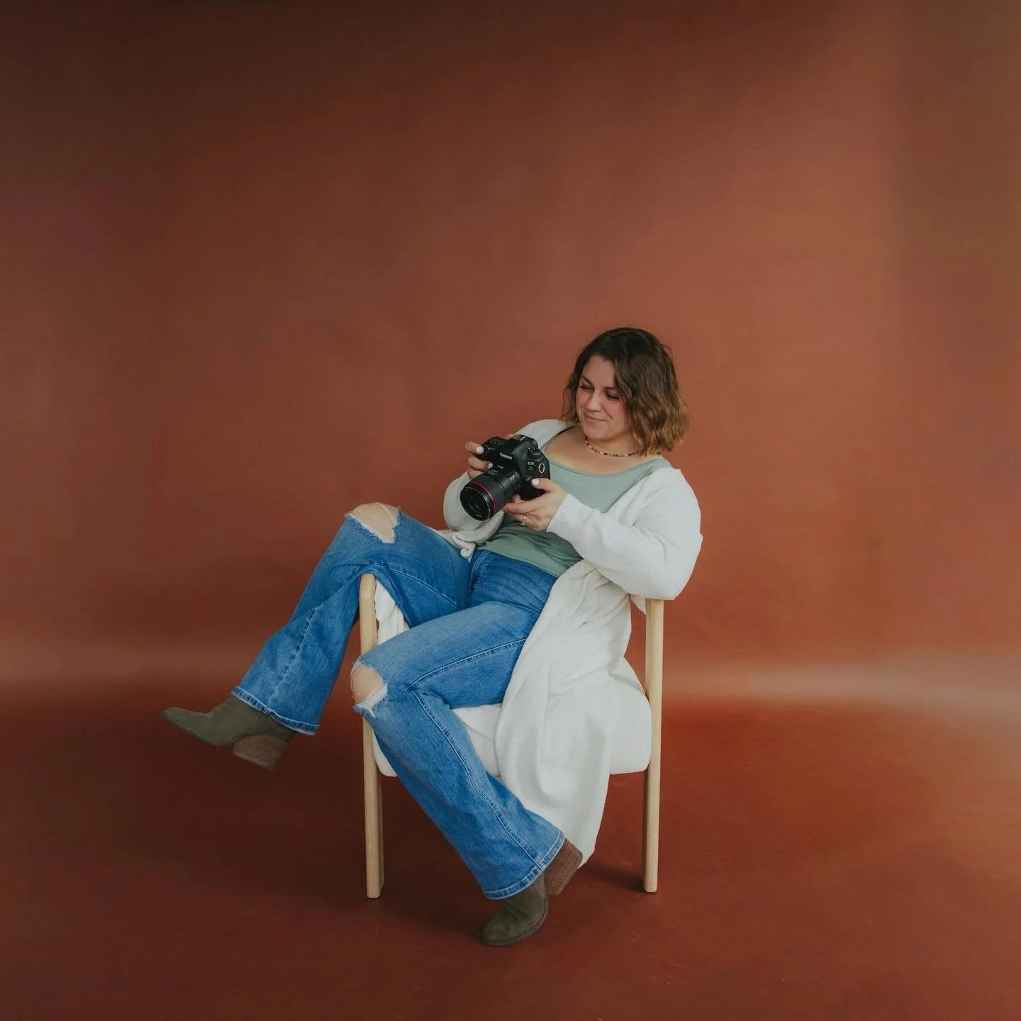 Social media break was much needed and proved to be fruitful, spiritually &amp; creatively. ✨

Did I start house projects that drive my hubby nuts? Maybe&hellip; 😬 

Did I feel this need to cut my hair, a similar feeling to needing to scratch an itc