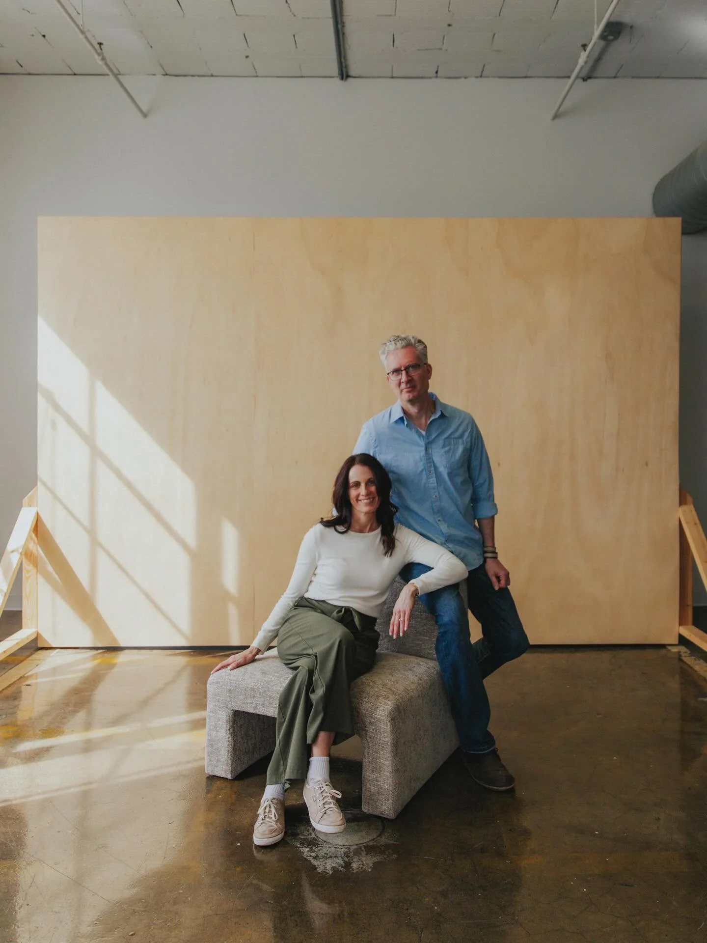 S + J haven&rsquo;t gotten photos done of them since their wedding day, 25 years ago 🥹 what a gift to capture their faithful &amp; joy-filled love 🤍