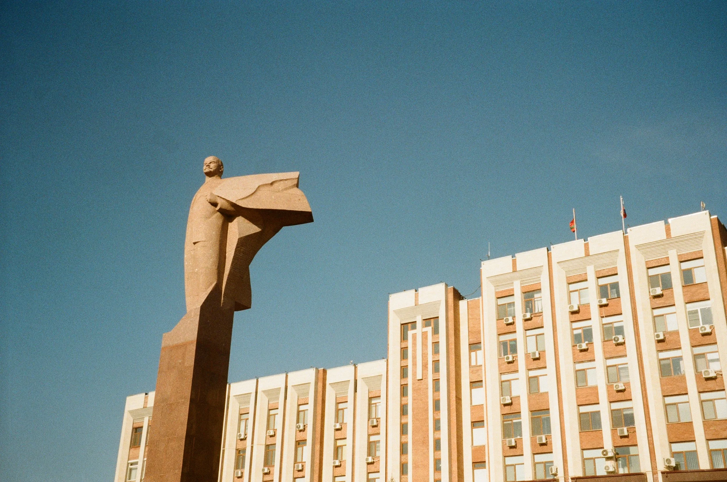 0033-46532.jpg