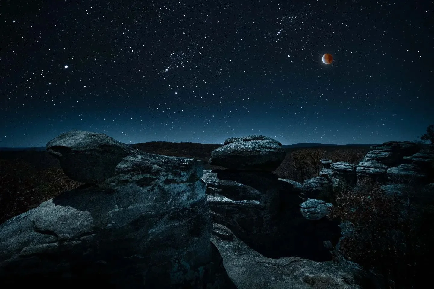 Partial lunar eclipse composite 2021 at Garden of the Gods. 
#gardenofthegodsillinois #gardenofthegods #lunareclipse #astrophotography #astrophotographer #serenity #peace #zen #bloodmoon #bloodmooneclipse #beavermoon #illinois #illinoisphotographer