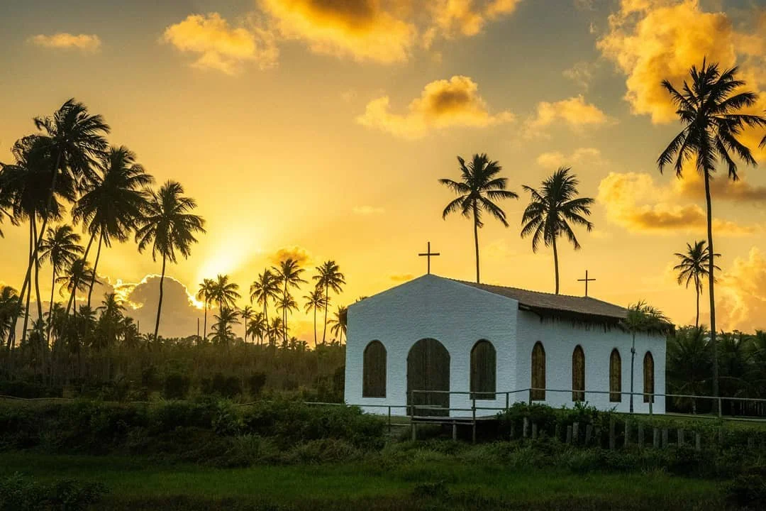 Capela dos Milagres, Chapel of Miracles is where many Brazilian celebrities get married and I can understand why. It's secluded and a beautiful backdrop for any occasion.
Que a lua de mel dure para sempre!
#wedding #marriedlife #chapel #church #bra