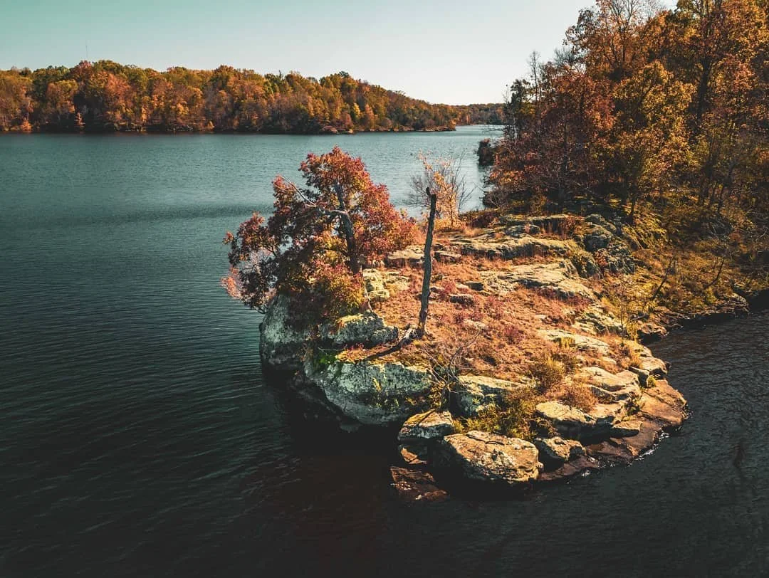 Peninsula on Cedar Lake. Fall in Southern Illinois.
#fall #fallcolors #southernillinois #illinoisphotographer #illinois #aerialphotography #cedarlake #peaceful #solitude #