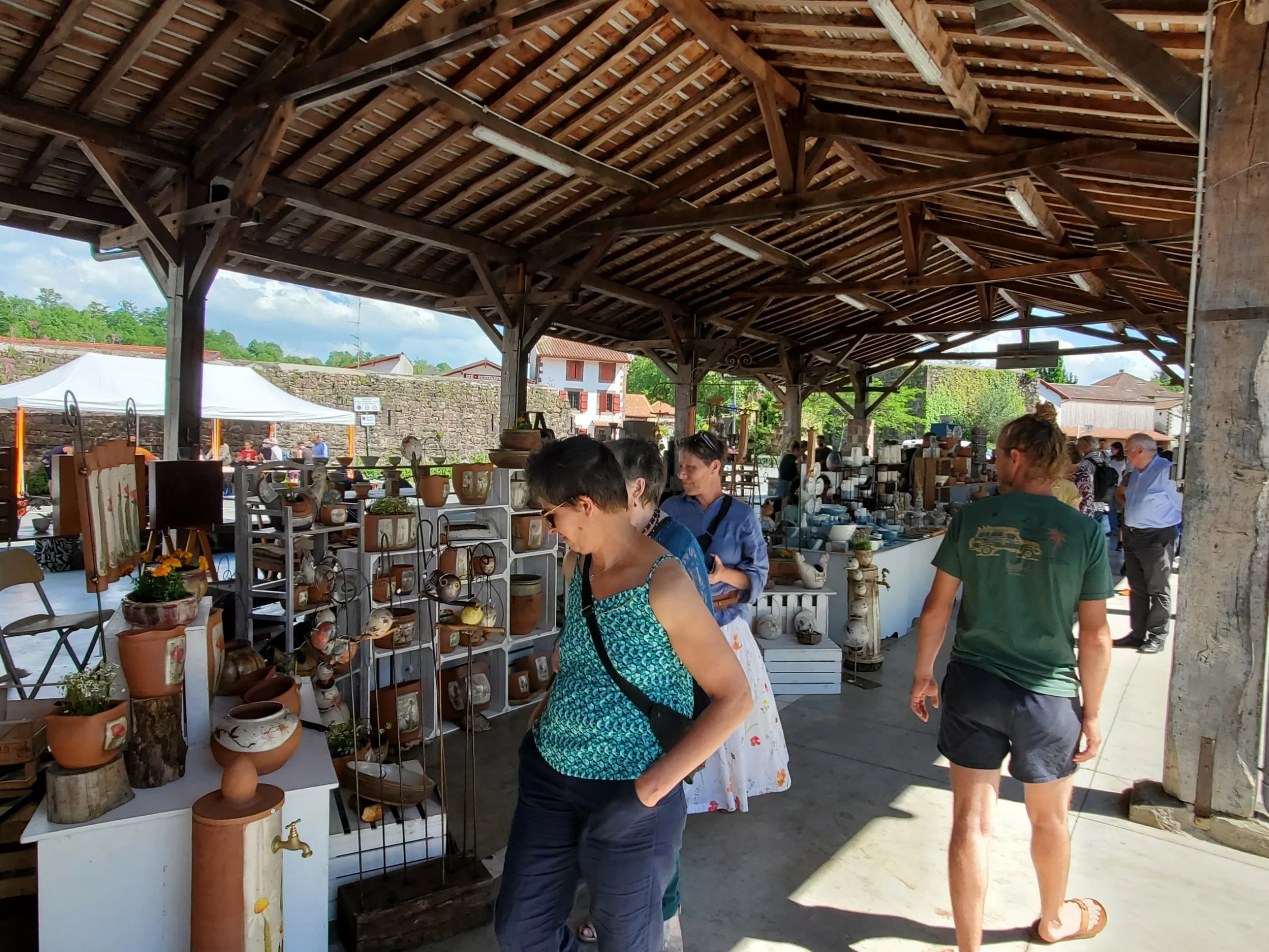 marché de potiers de st Jean Pied de Port