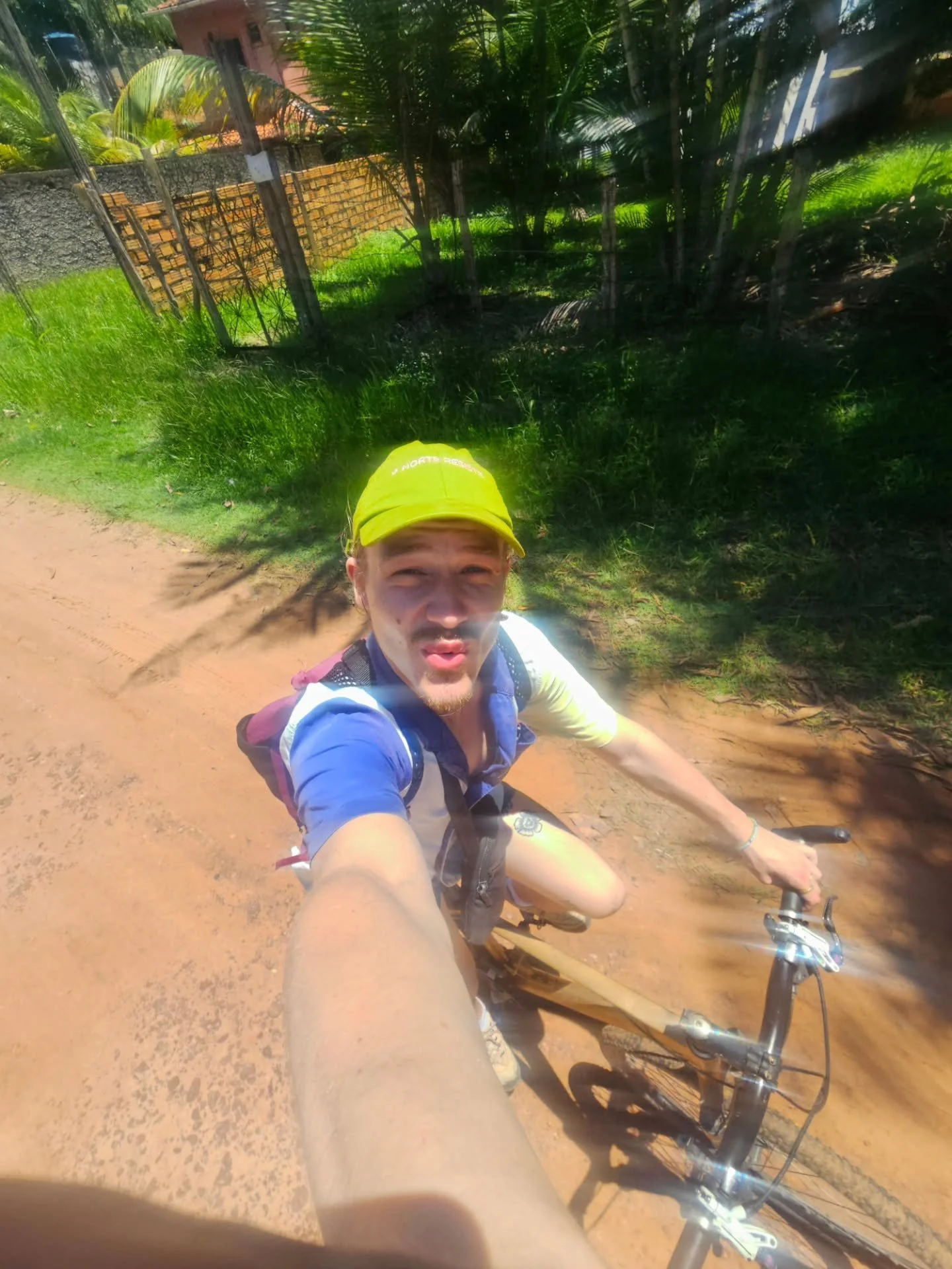 Ilha de Cotijuba, Brazil 04/25

🚴🏼&zwj;♂️tour along amazon beaches, colorful houses &amp; through tropical forests. What a day! 
Stay tuned for the friends I made that day. Such people are what makes it special &lt;3

#cotijuba #amazon #atlantic #b