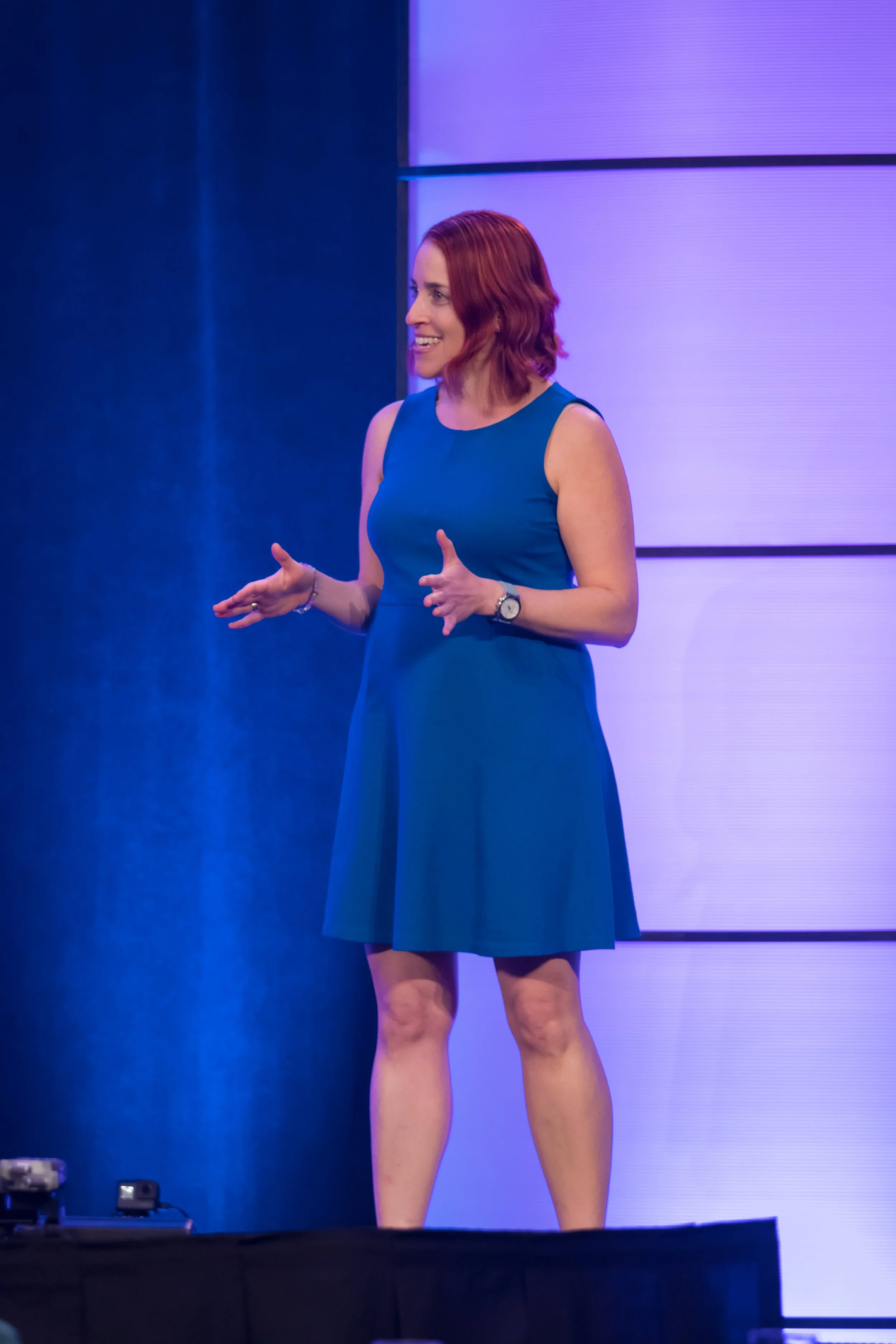 Book Noa Ronen to speak at your next event. Leadership and teams facilitation, ADVAgo CEO, Leadership & Teams Development, Coaching and Executive Advisory  Services.