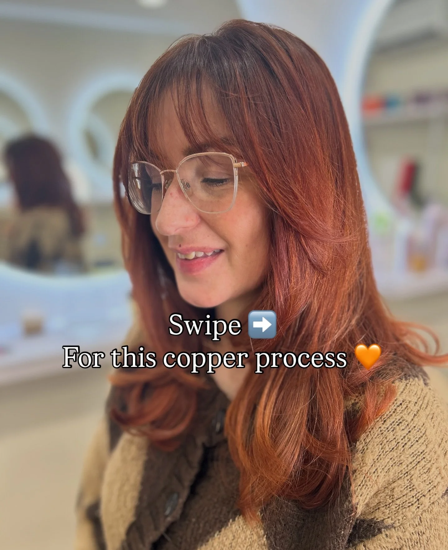 A pleasure today doing this lovely lady&rsquo;s hair @kit_gray This haircut and colour is STUNNING 🤩
1. FULL HEAD TINT (root drag with 5.43 CM, mid lengths and ends 8.4 CODE) 
2. RINSE - CUT - DRY
3. FREEHAND BALAYAGE for ends that pop 🔥
4. FINAL T