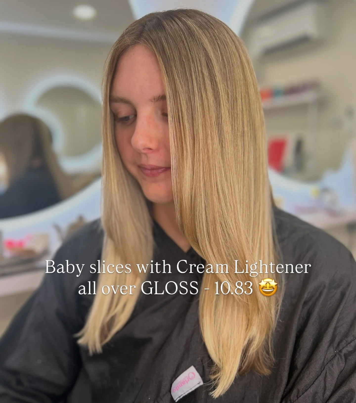 Creating beautiful blondes is what I love to do 😍
Baby slices using @kevin.murphy Cream Lightener
Glossed with 10.83 🤩
Gorgeous condition, gorgeous shine ✨