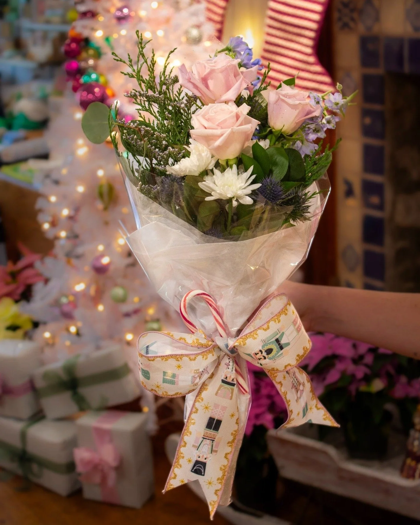 A dreamy bundle of pastel blooms, that festive bow tied just right, and a sprinkle of glitter for a stage-ready sparkle.✨

Delicately designed and perfectly petite, our Nutcracker Ballet Bouquet is the sweetest way to say &ldquo;bravo&rdquo; to your 