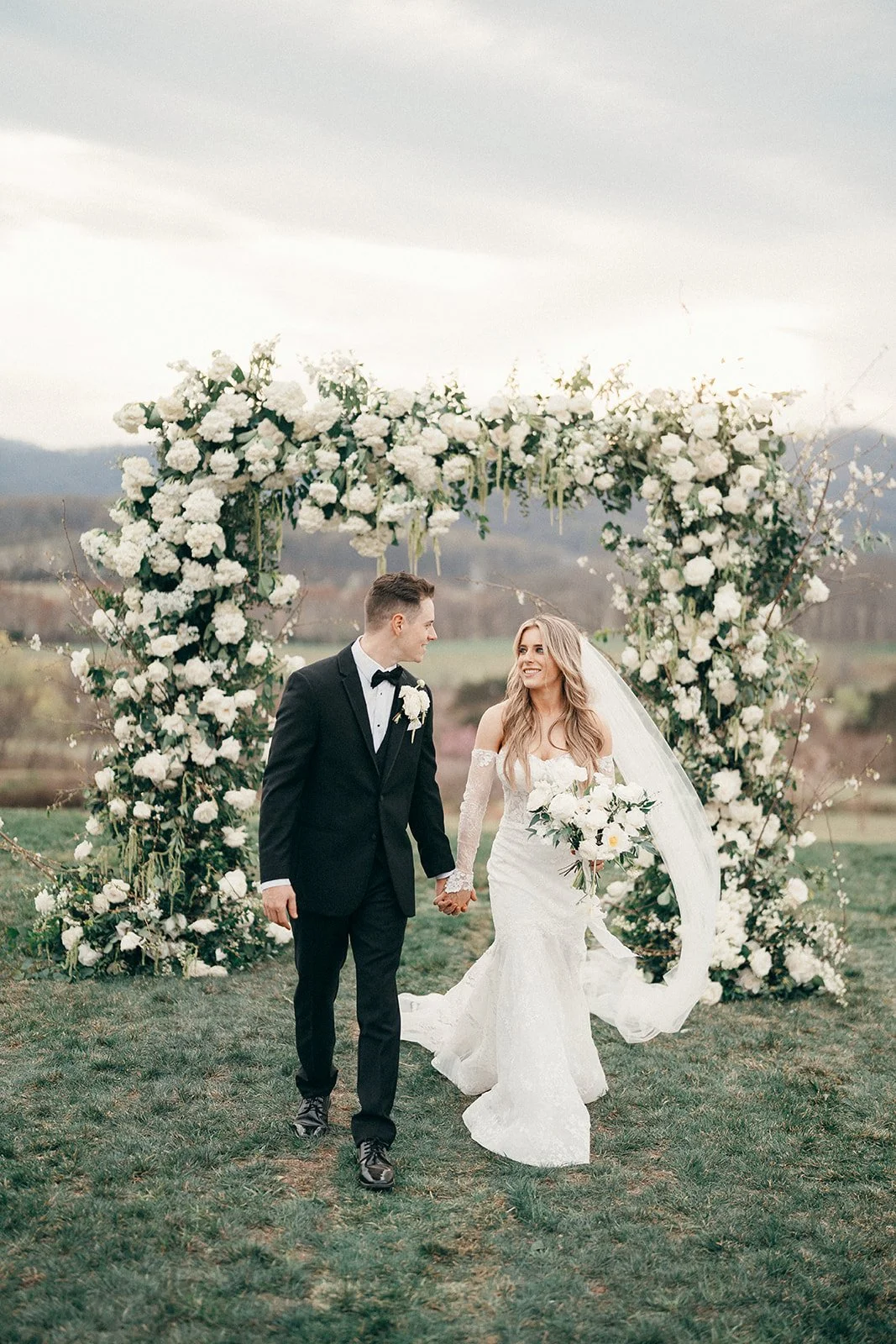 Charlottesville Virginia Spring Wedding at Pippin Hill Farm & Vineyards