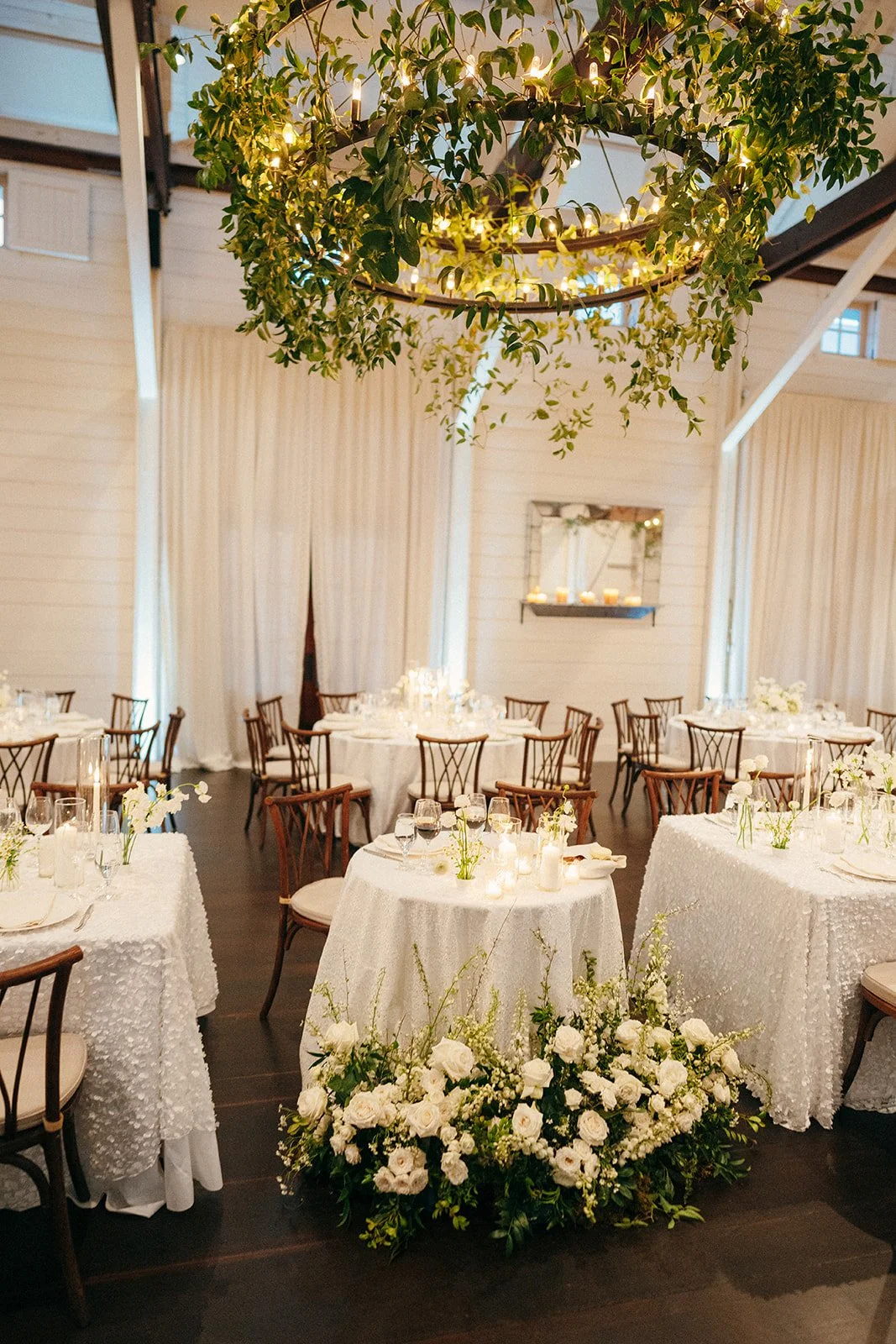 Charlottesville Virginia Spring Wedding at Pippin Hill Farm & Vineyards