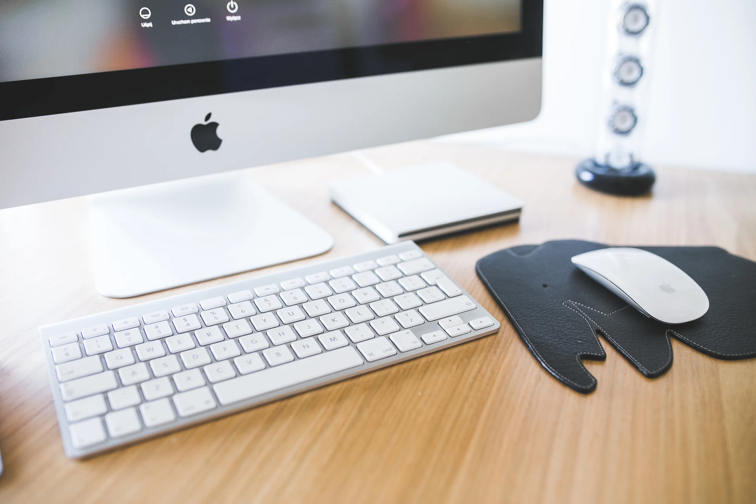apple-desk-office-working.jpg