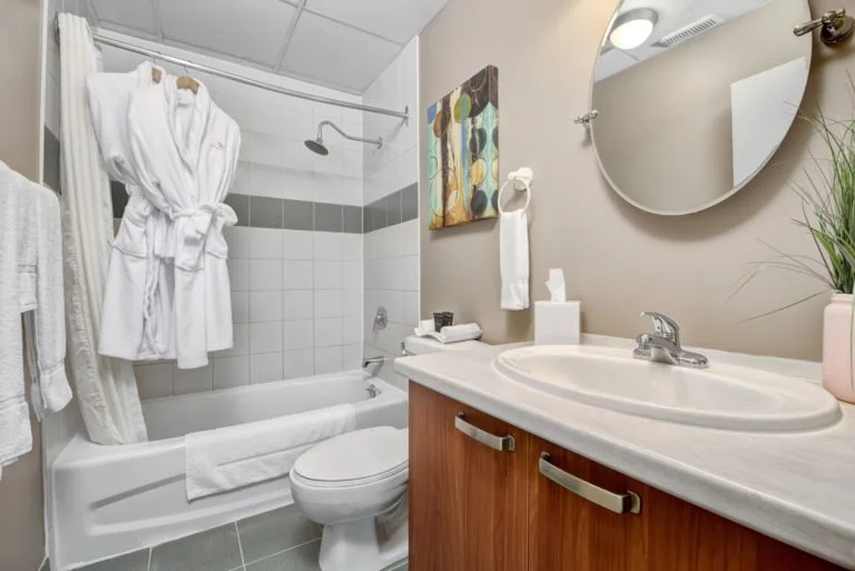Bath - nonESQ_Willowdale Hotel.jpg