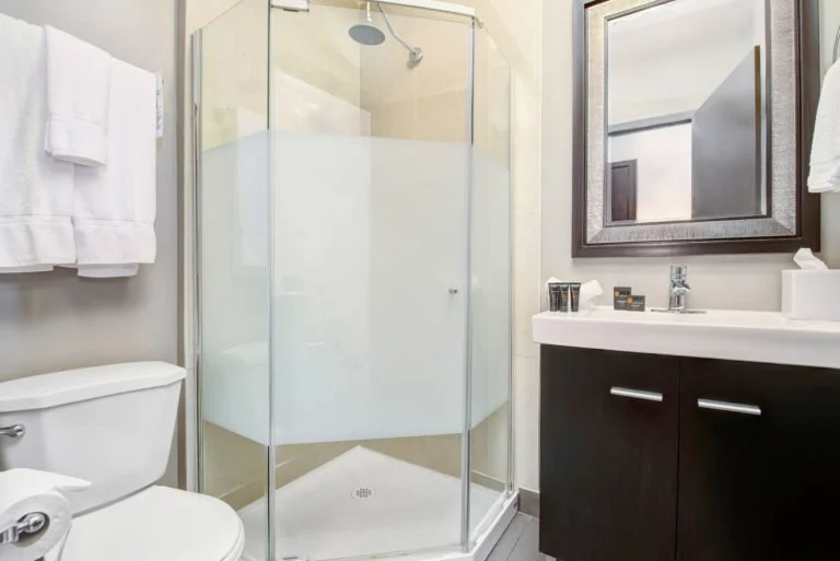 ESQ2_Willowdale Hotel.jpg