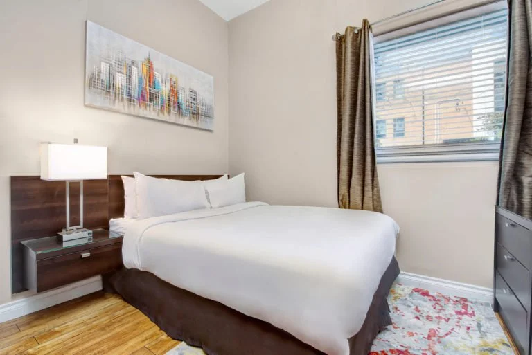 1BQ2_Willowdale Hotel.jpg