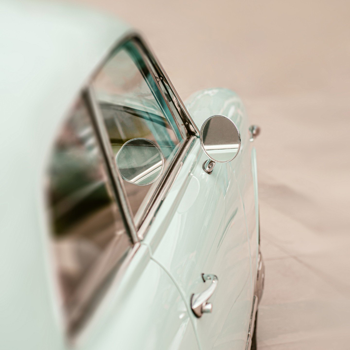 With Glo on the Go Aesthetics, every day feels like a beach day.
Luxury spa services, relaxing facials, and glowing skin &ndash; all delivered to your door. 

#BeachVibesOnly #MobileSpaOntario #LuxuryOnTheGo #GlowWithUs #PamperYourself #GloOnTheGo