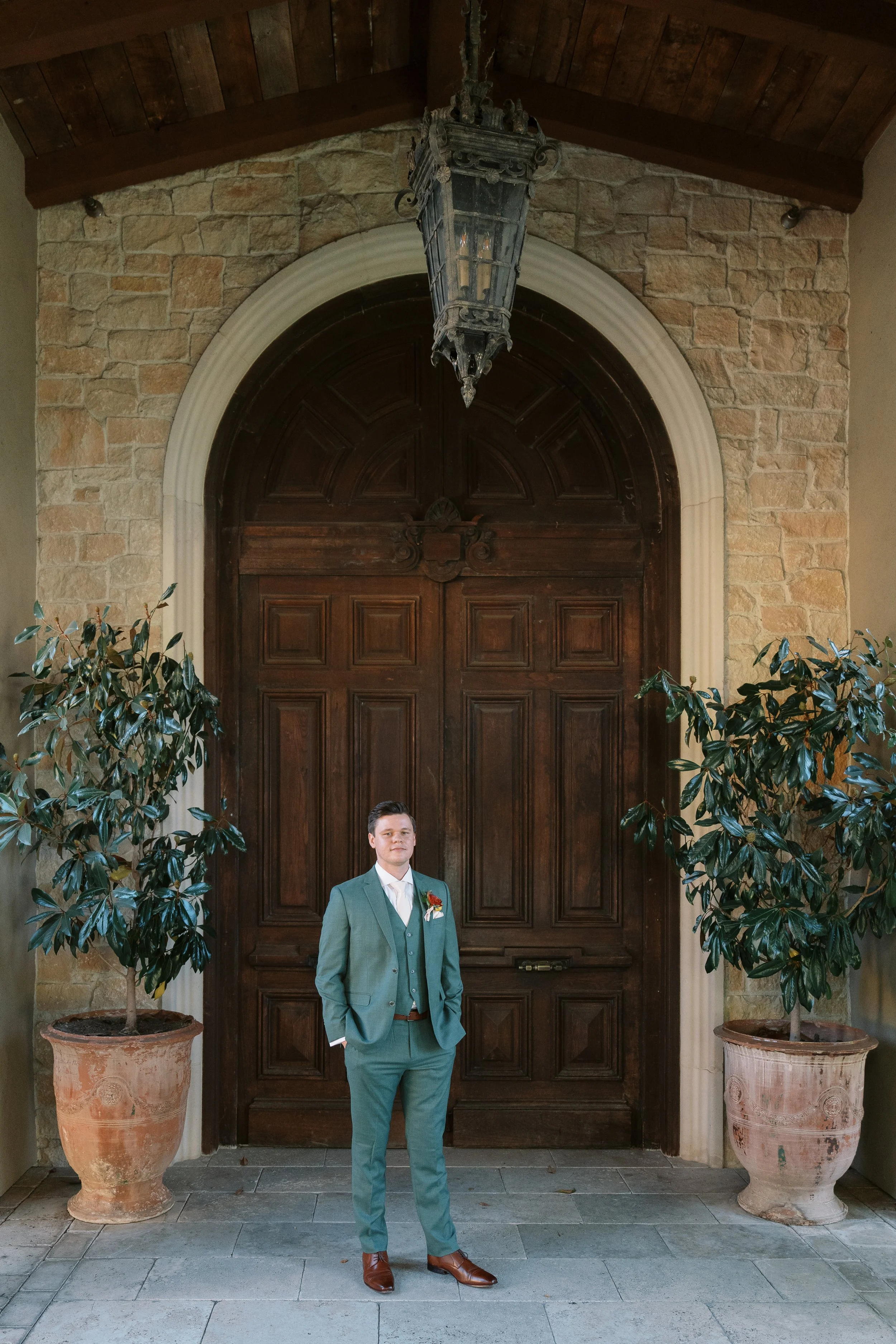 the-havens-country-club-san-diego-wedding-venue-groom-portrait.webp