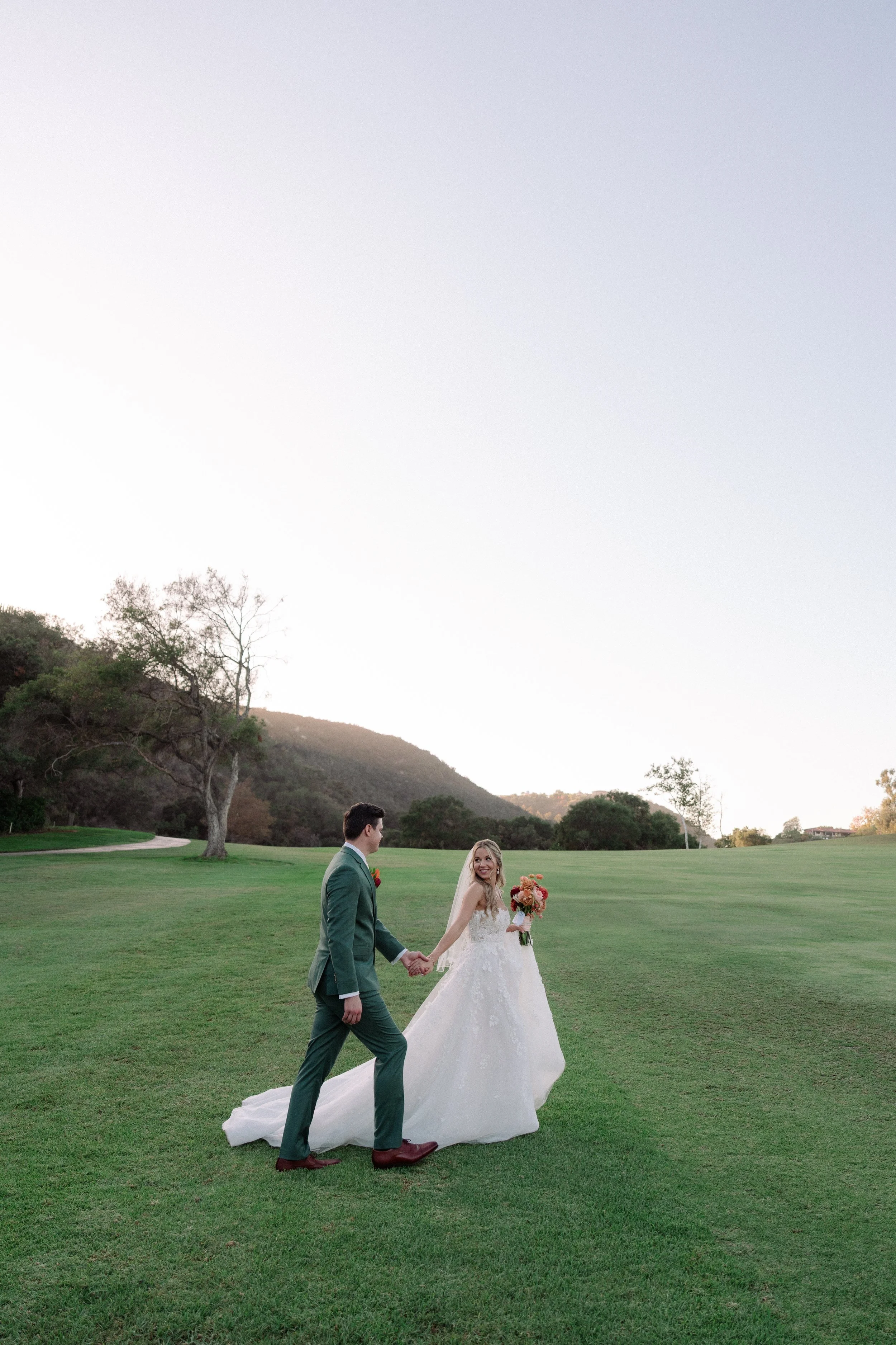 the-havens-country-club-san-diego-wedding-venue-golf-course-portraits.webp