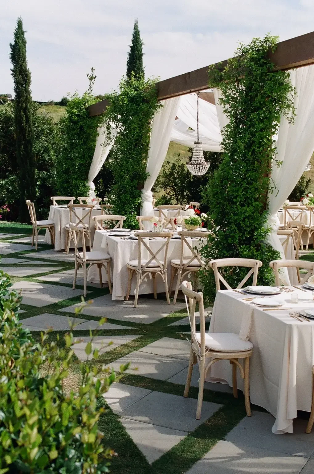 jeune-perche-estate-san-diego-wedding-venue-reception-space.webp