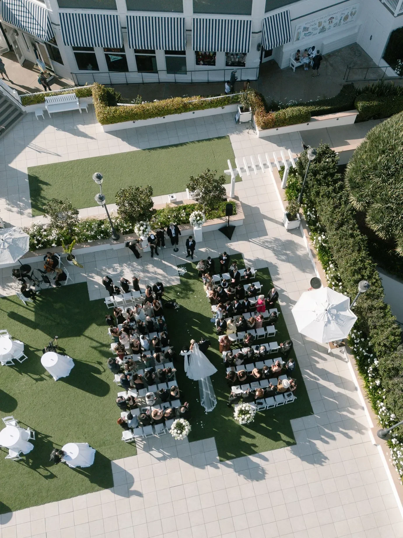 hotel-del-coronado-wedding-aerial-outdoor-ceremony.webp