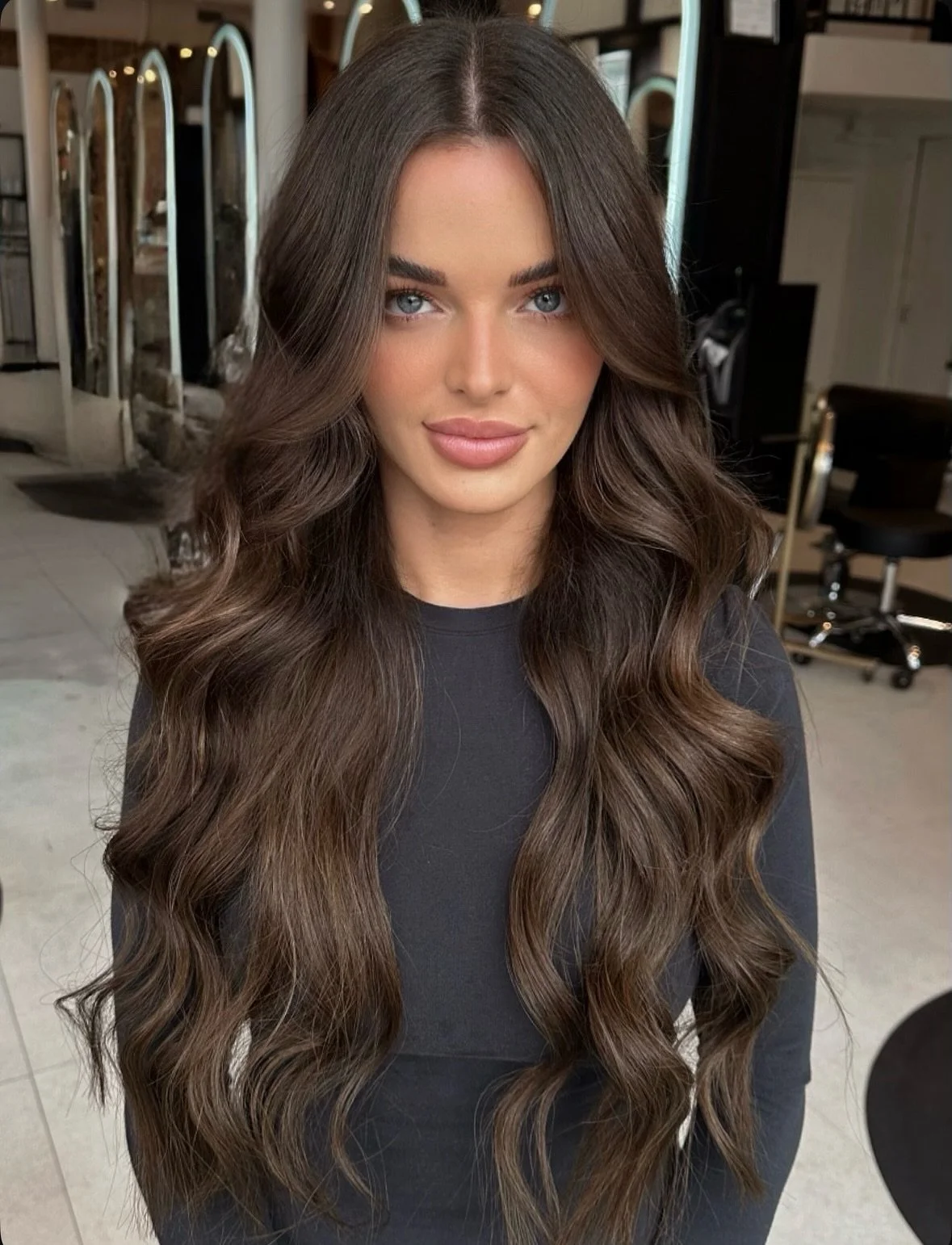 @hairbyerinnstewart taking me to the dark side 🤎

I&rsquo;m obsessing over this rich and dimensional brunette. Erin truly kills it every single time and is so so talented 🫶🏼 

Also, don&rsquo;t mind me going cross eyed 👀 the lighting was bright h